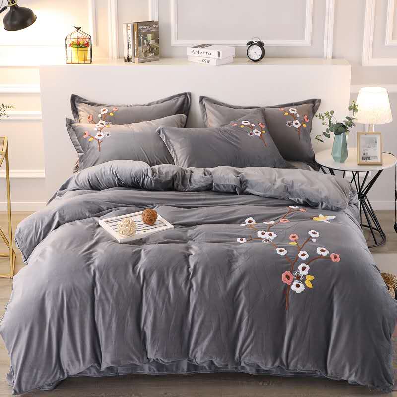 Velvet four-piece set details Picture