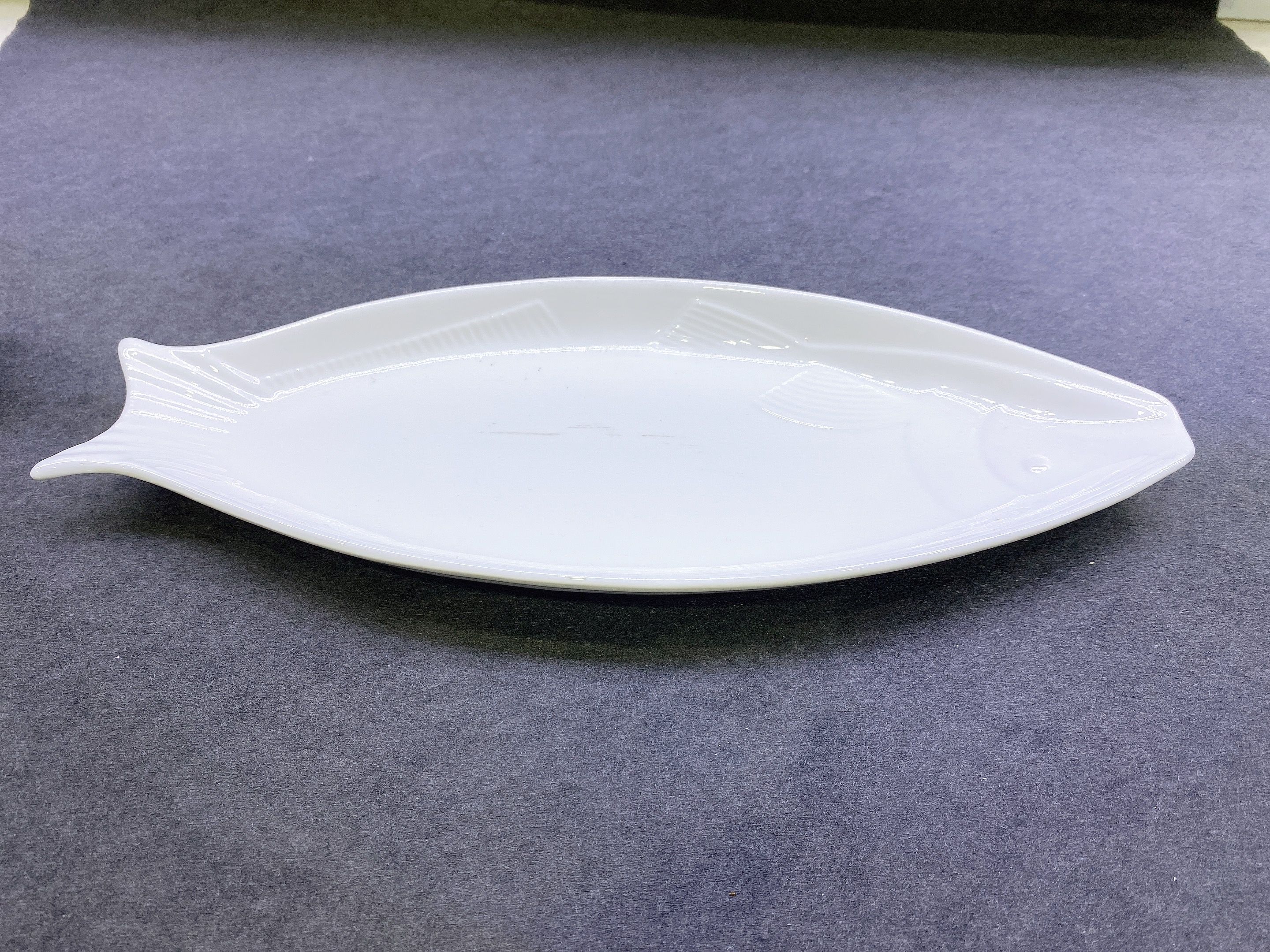 白色简约14寸鱼盘  珍珠鱼盘  餐盘