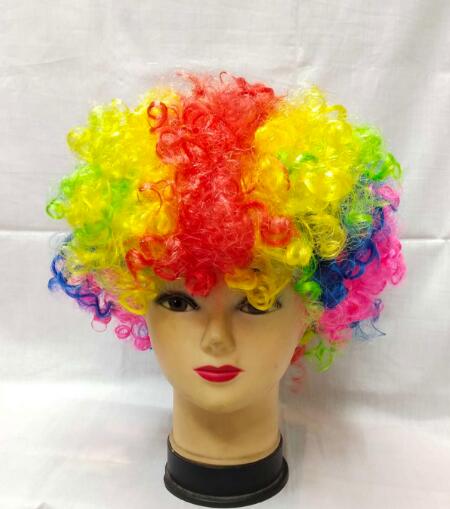 Fans wear holiday wigs, dance parties, wig parties, wigs, Halloween costumes, costumes, costumes, holiday toys