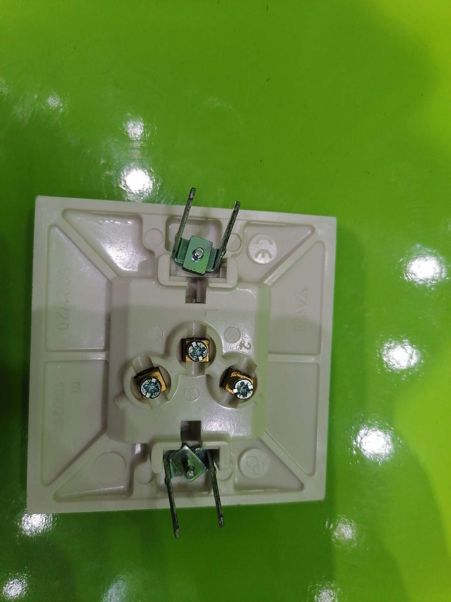 French switch single-on double-control YAki French switch detail image 1