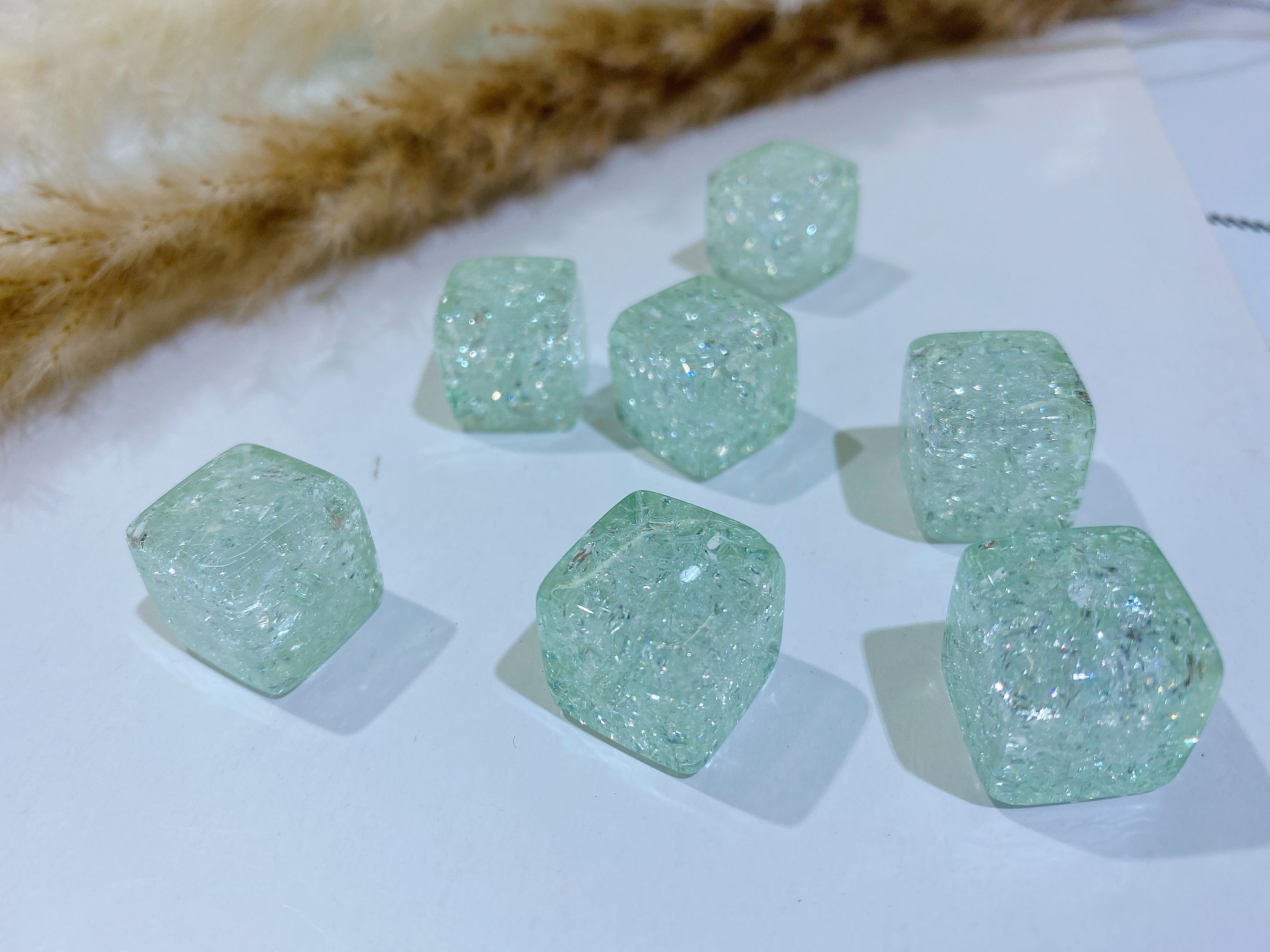 Acrylic straight-hole square floral headband accessory detail image 6