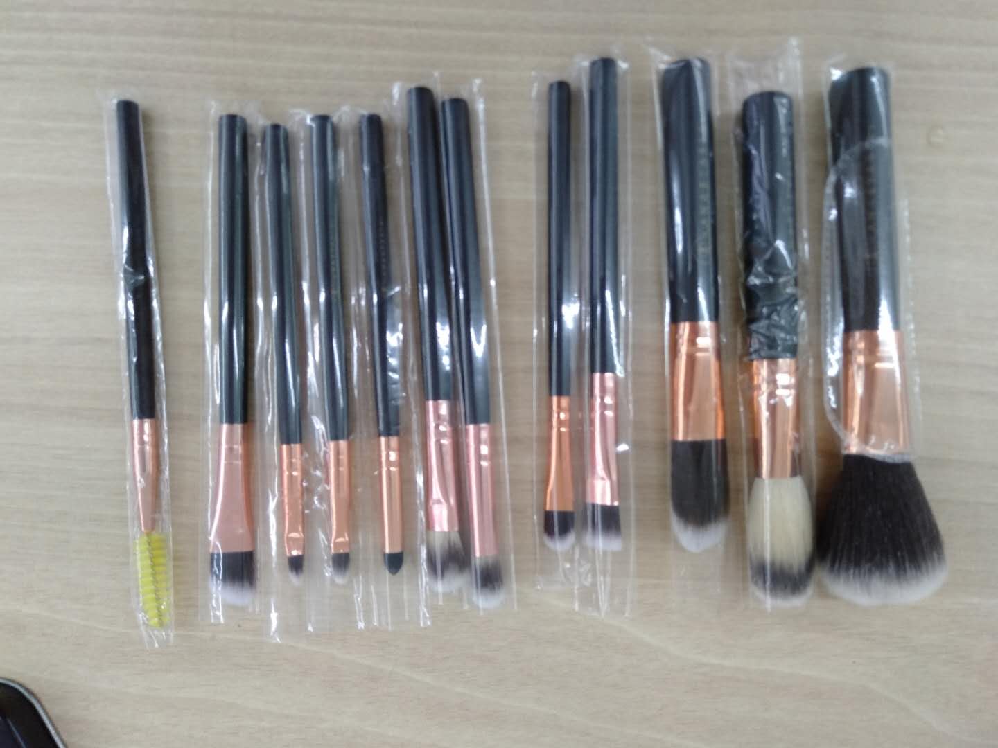 12 sets of makeup brushes, high gloss brushes and eyelash curlers