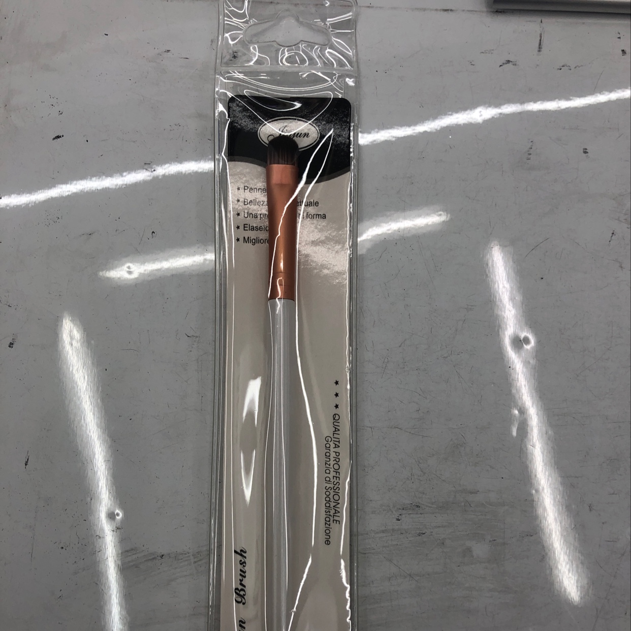 7.2 White stem eyeshadow brush details Picture