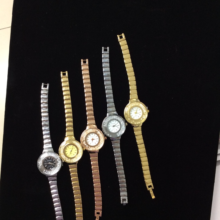 Bracelet style women's watch, simple small dial, casual and versatile quartz watch accessory