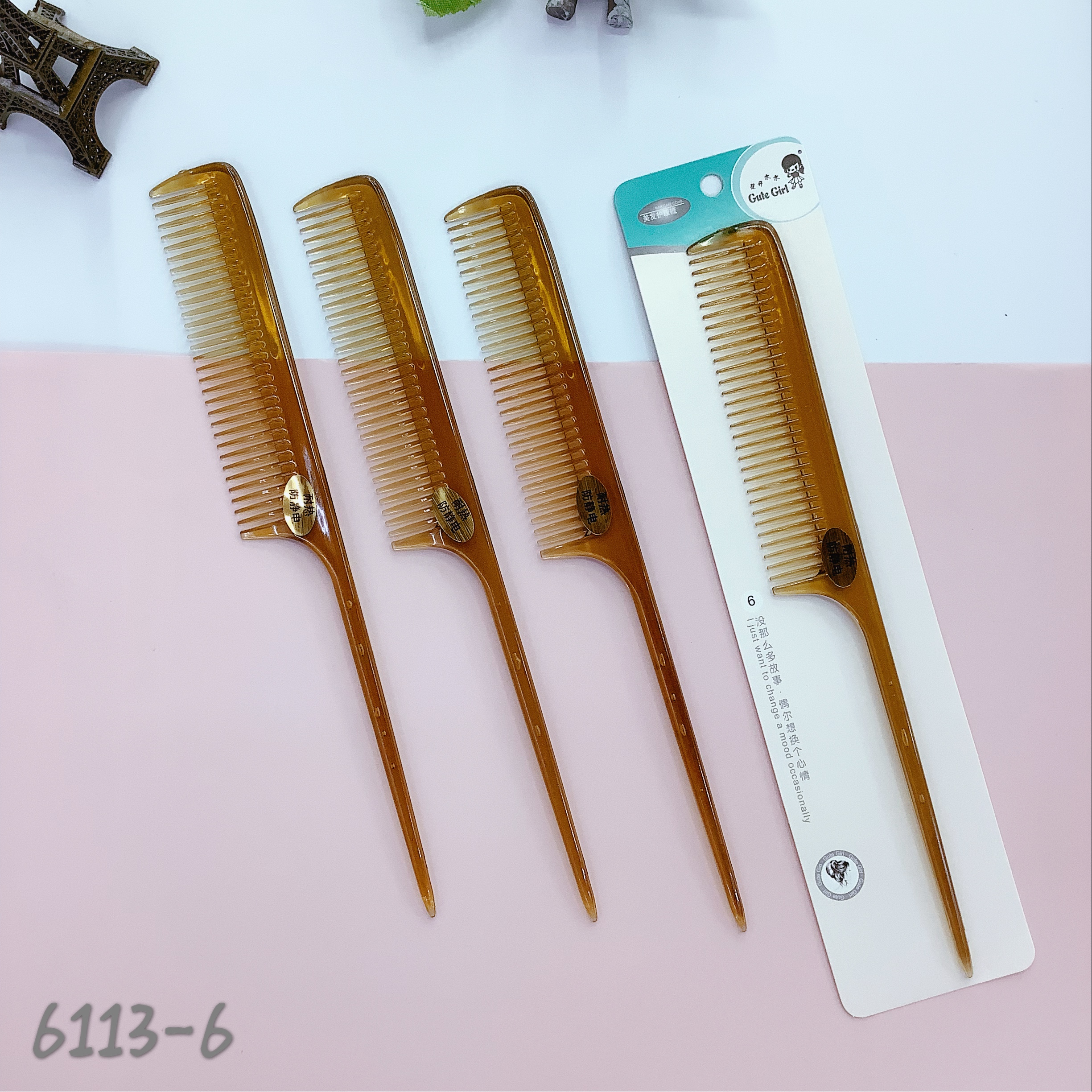 Amber and copal colored combs are placed on horn-shaped combs undefined