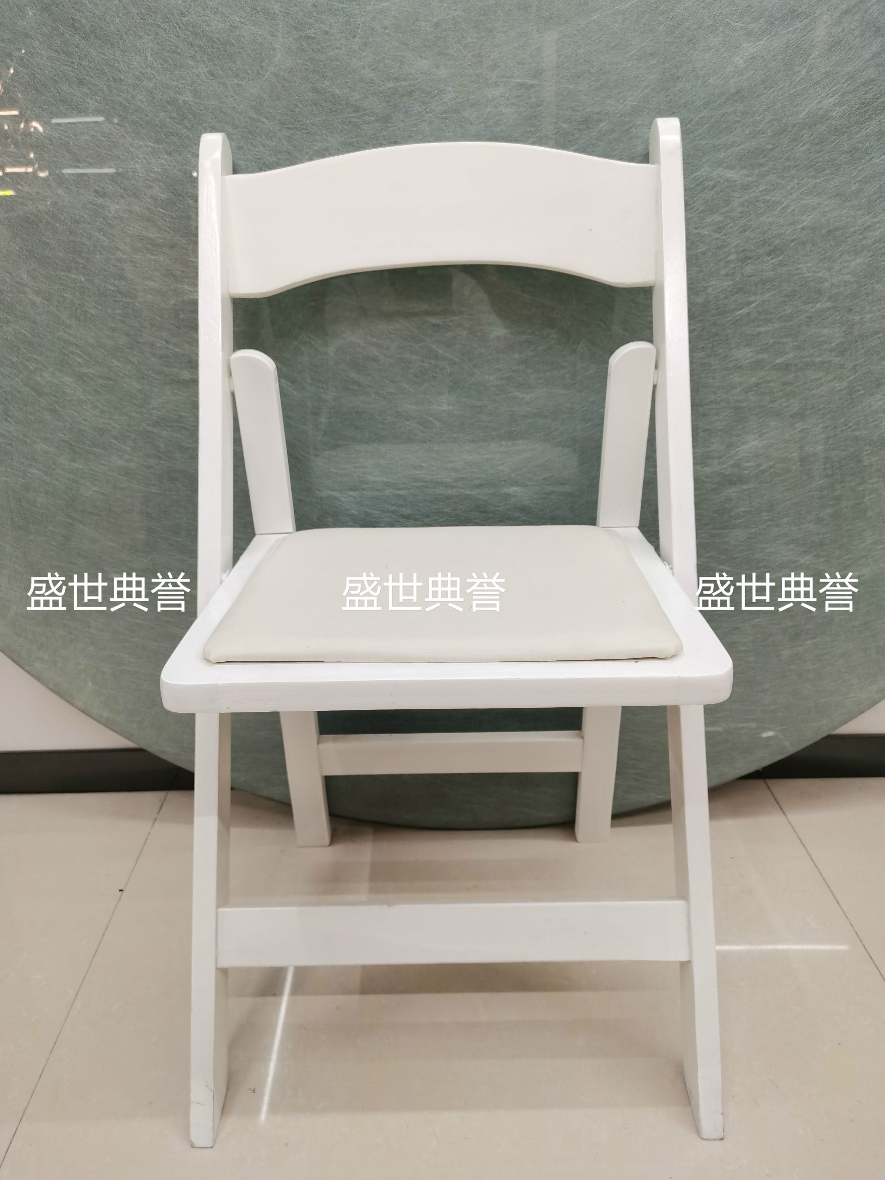 义乌外贸直销实木折叠椅 婚庆聚会白色折叠椅 美式户外婚礼宴会椅详情图1