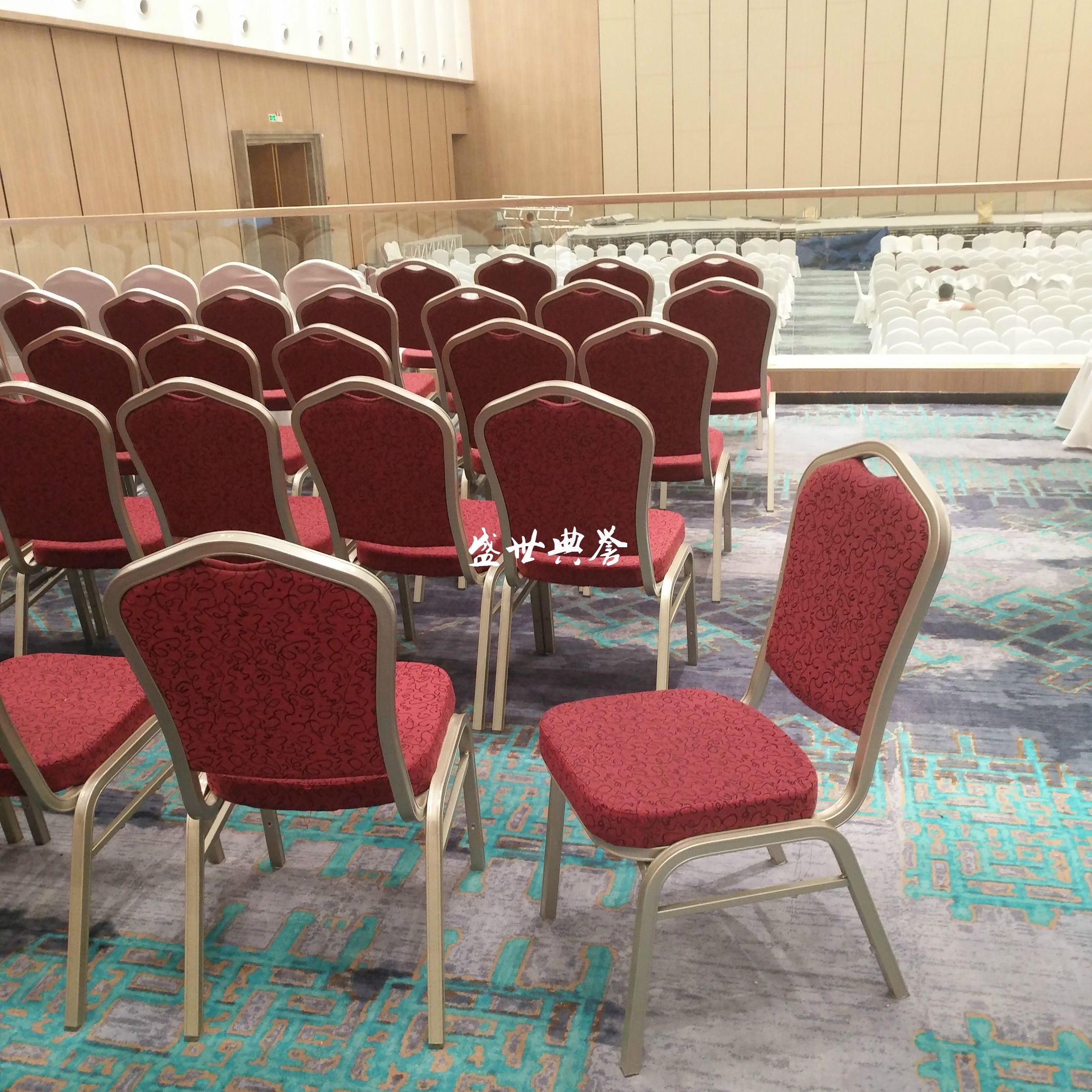 杭州国际五星级酒店宴会厅餐桌椅 会议中心婚礼会议铝合金椅子产品图