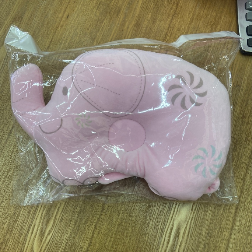 Pillow-shaped pillow with crystal fleece printed elephant style details Picture