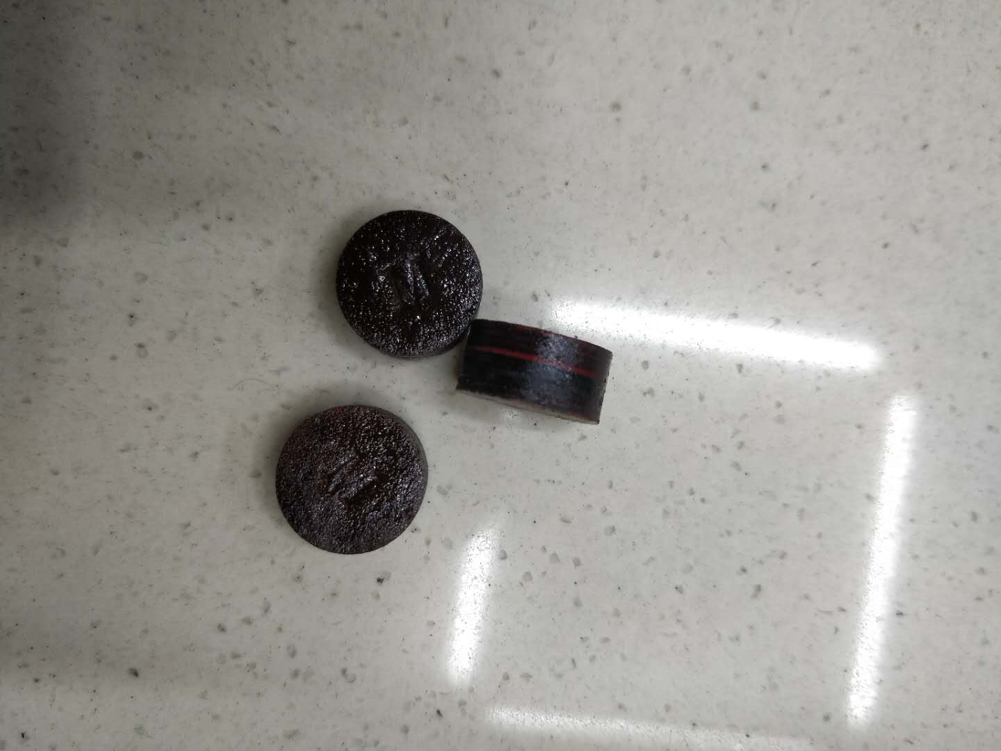 Free mail billiards leather head table cue head English snooker Chinese multi-layer red line M 11mm 1 grain full figure