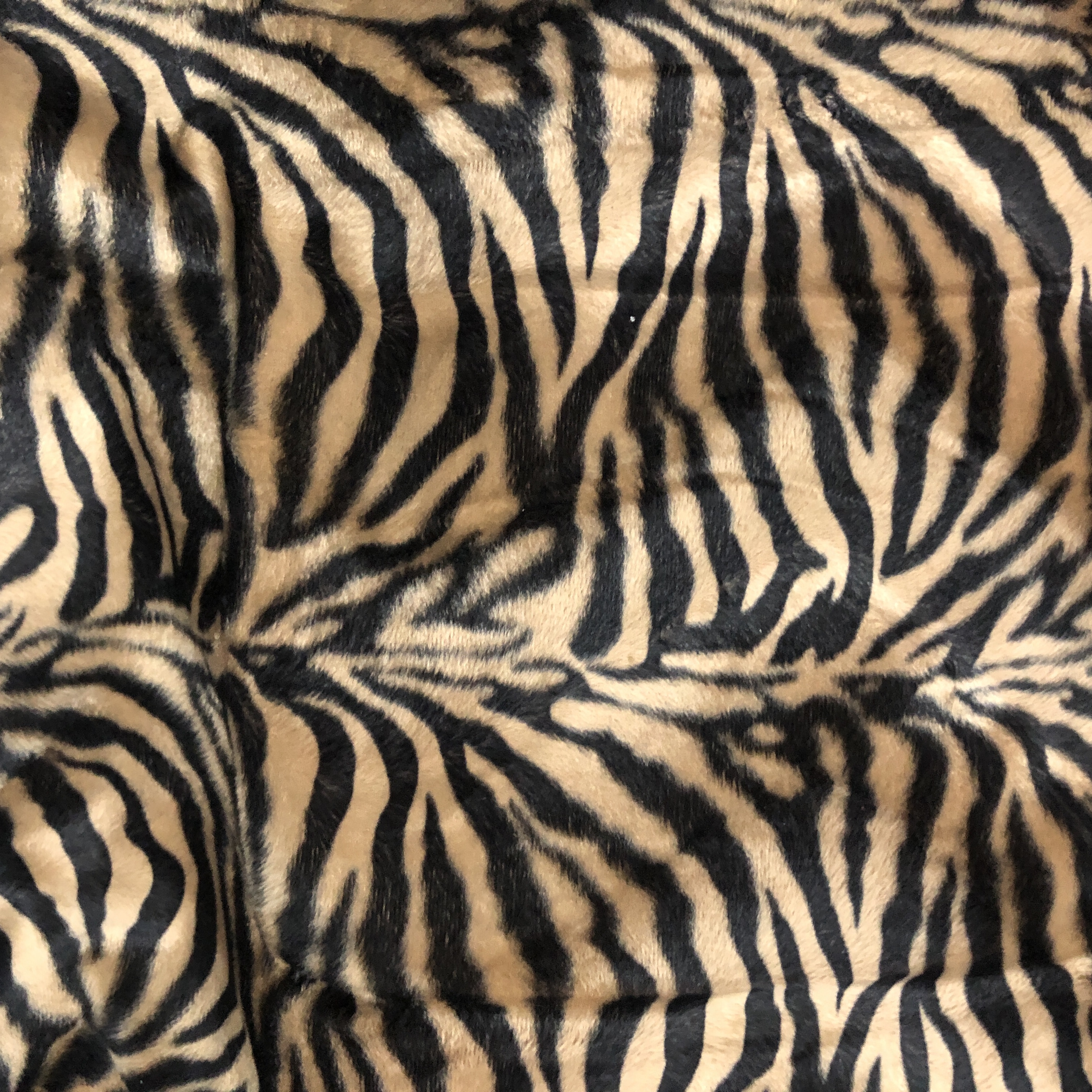 Factory direct sales of thickened brushed zebra striped short plush fabric for the current season's new products Item Picture