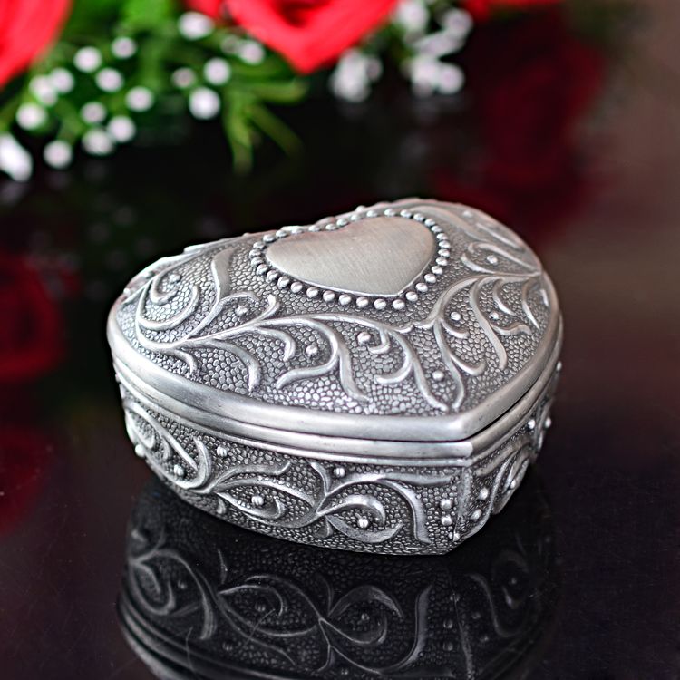 欧式金属工艺品，心形首饰盒，复古饰品盒，化妆品收纳盒详情图1