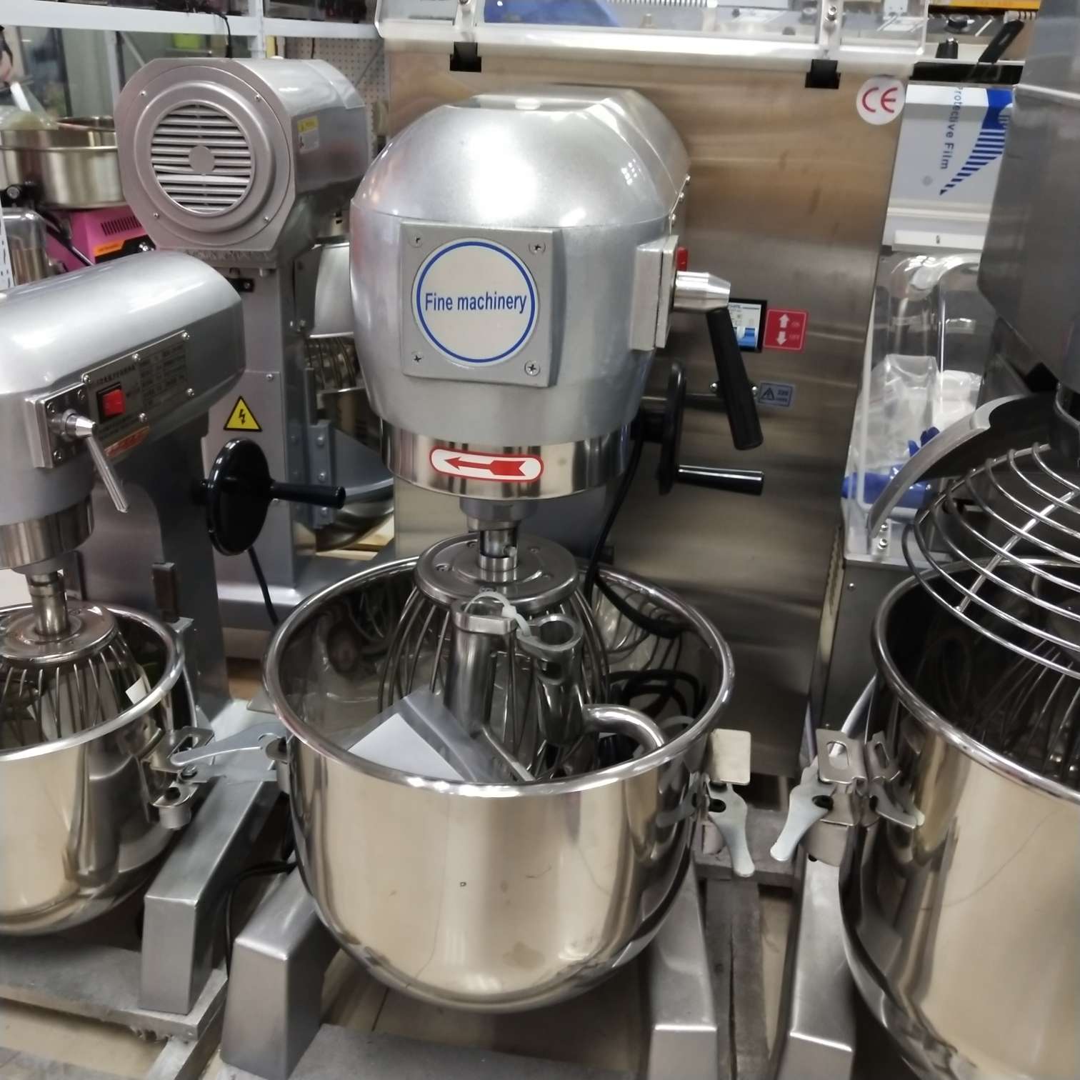 搅拌机厨师机家用和面机多功能鲜奶机打蛋揉面机搅拌机图