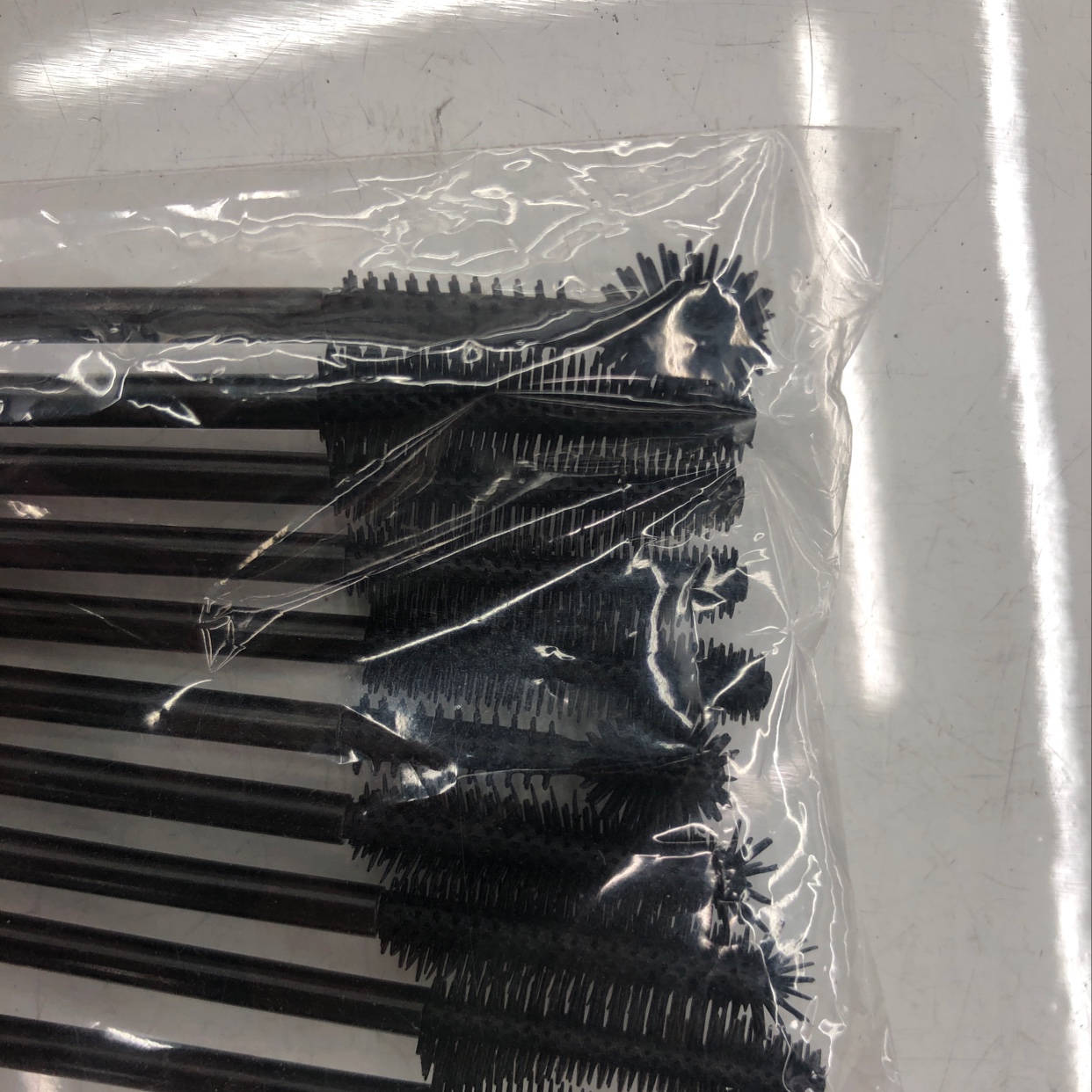 Twelve mascara brushes Application Scenario