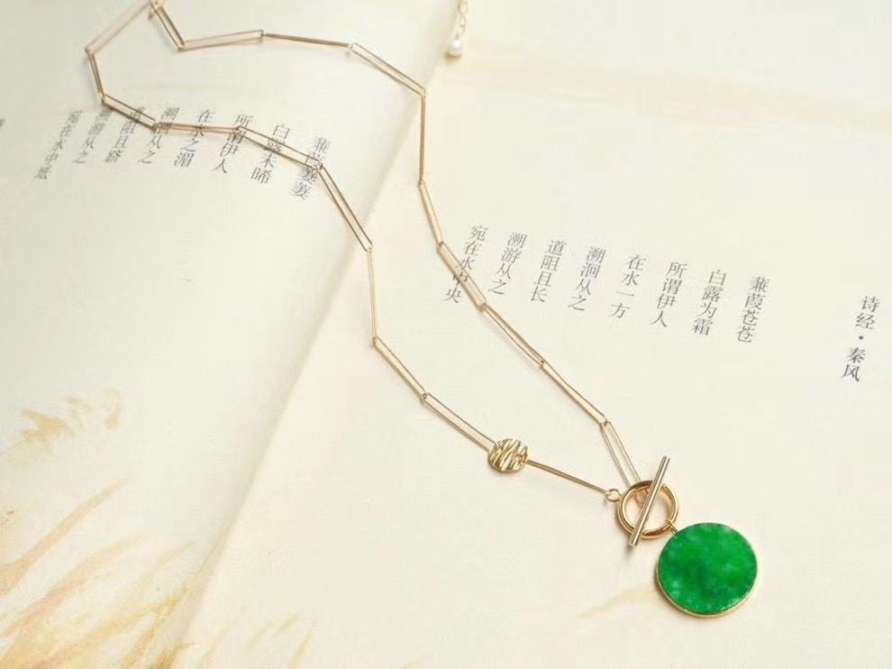 巴洛克风格 18k金镶嵌天然翡翠大饼项链 链身为进口手工链 可调节