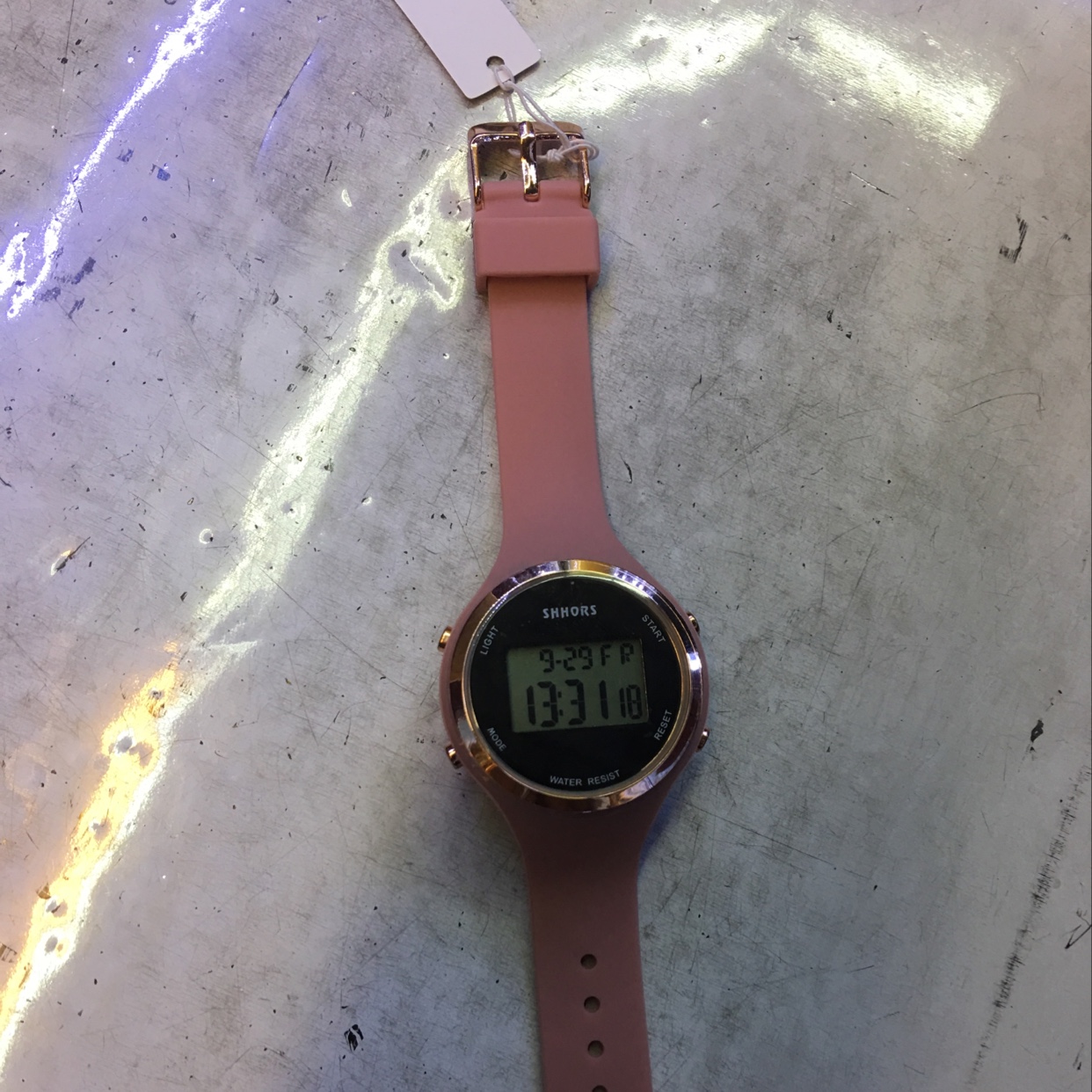 电子表粉色女款细节图