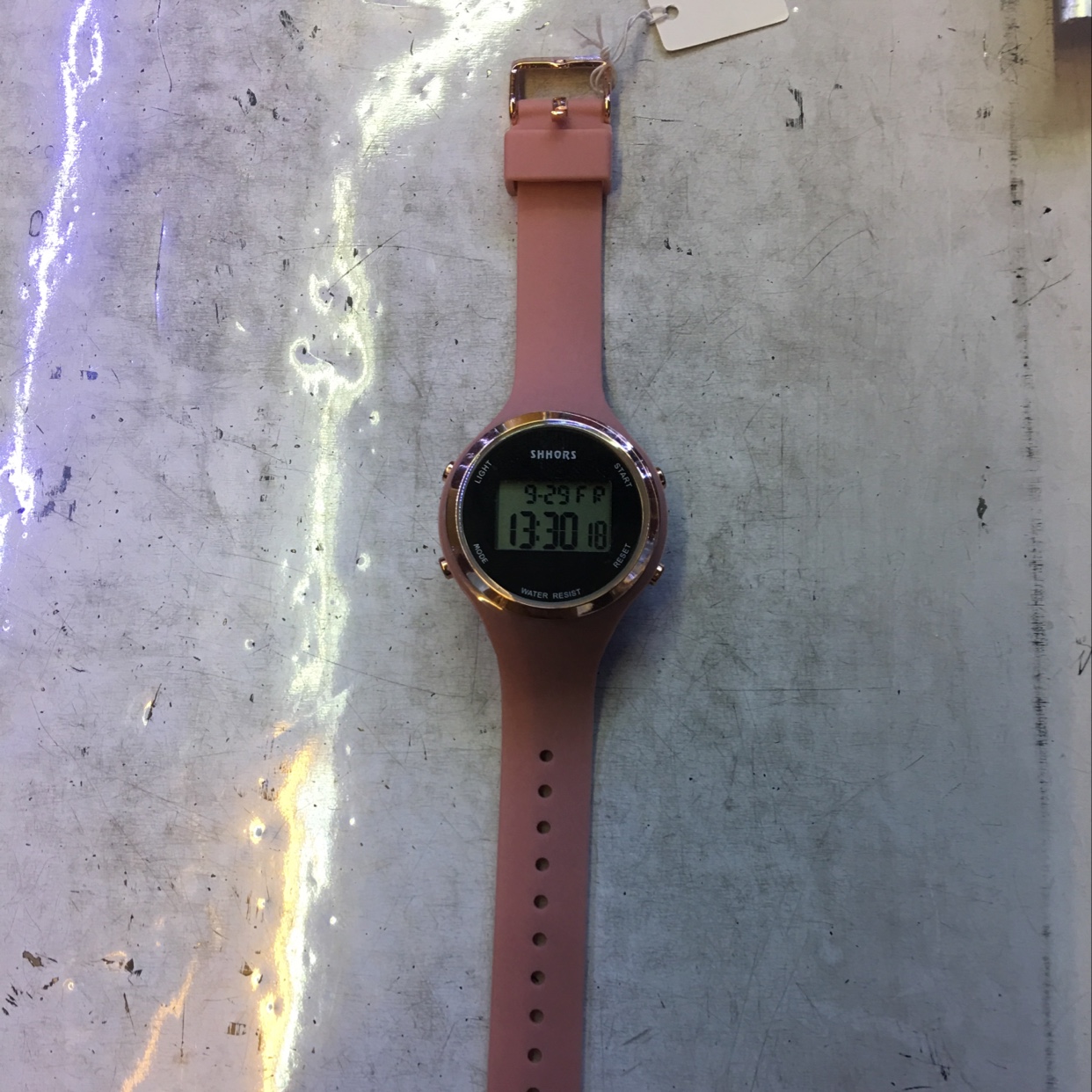 电子表粉色女款图