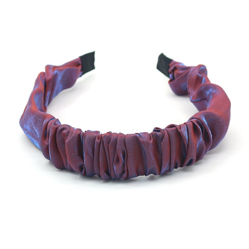 Wholesale of simple and retro style hair accessories, laser fabric pleated hair bands and women's washbasin headbands from street stalls Specification image