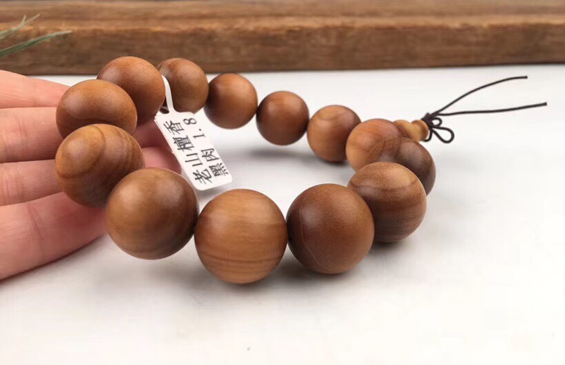 "Wu Mei" : (Premium) Indian Old Mountain Sandalwood Black Meat 1.8 (13 pieces)! Both the floating and sinking are in stock. [Bowing] solemnly promise: No adulteration, no coloring, no high selling price, tenfold compensation for any fake! Specification image