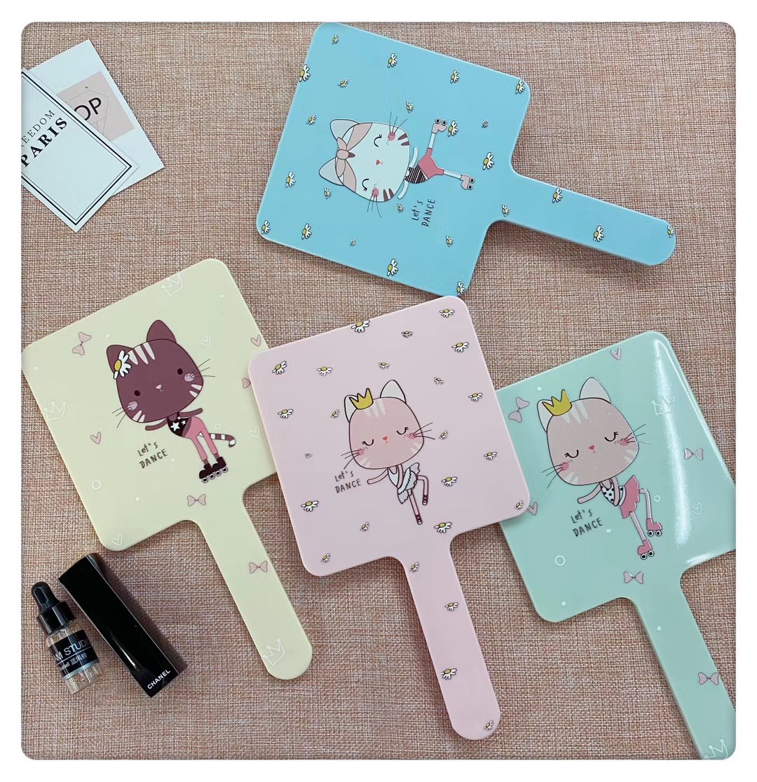Square-handled makeup mirrors come in a variety of patterns and bright colors Specification image