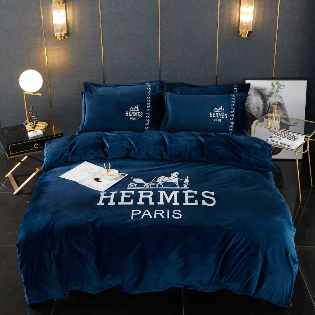 Glow-in-the-dark effect baby plush four-piece set Item Picture