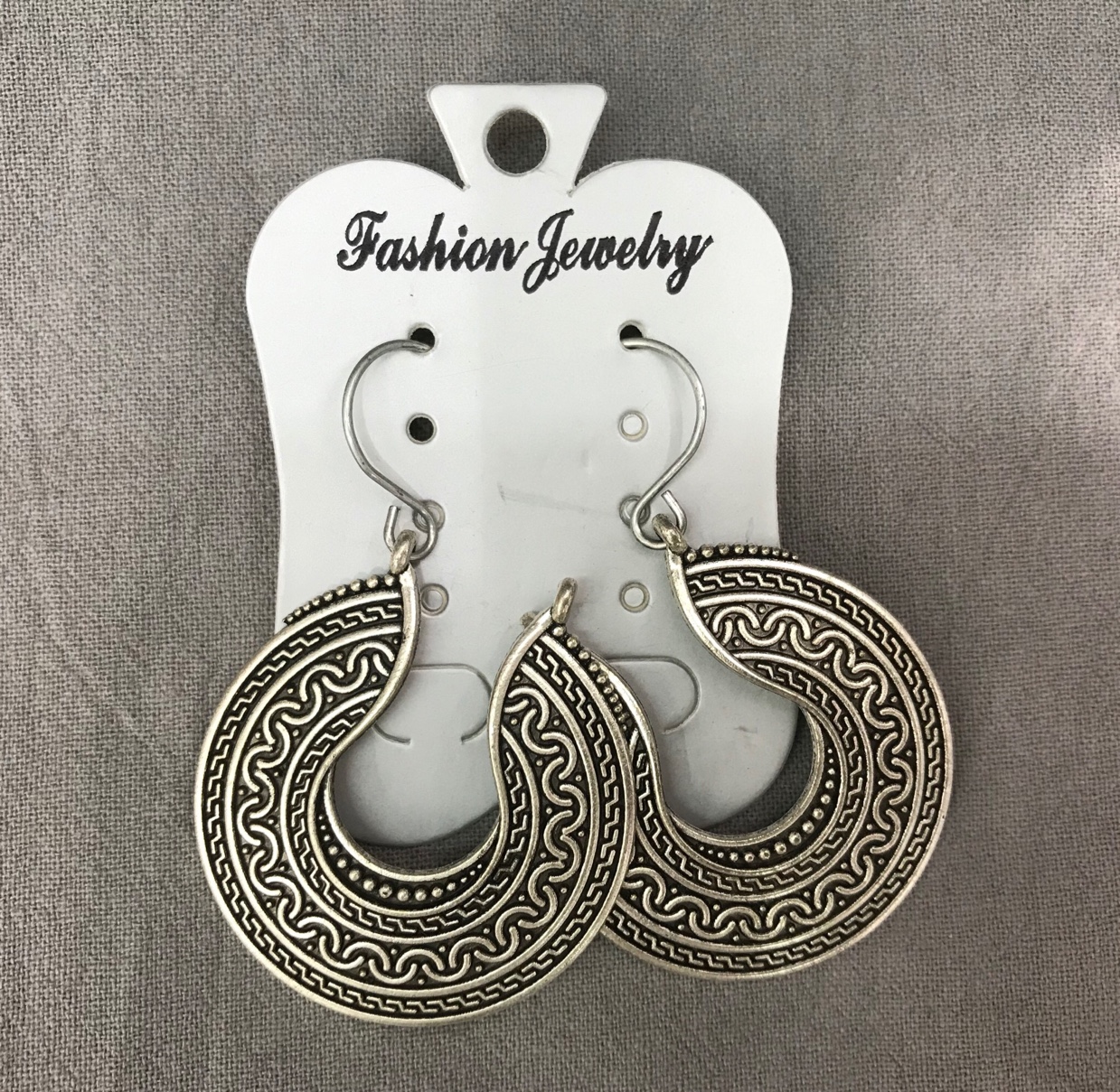 Size 3 vintage earrings thumbnail