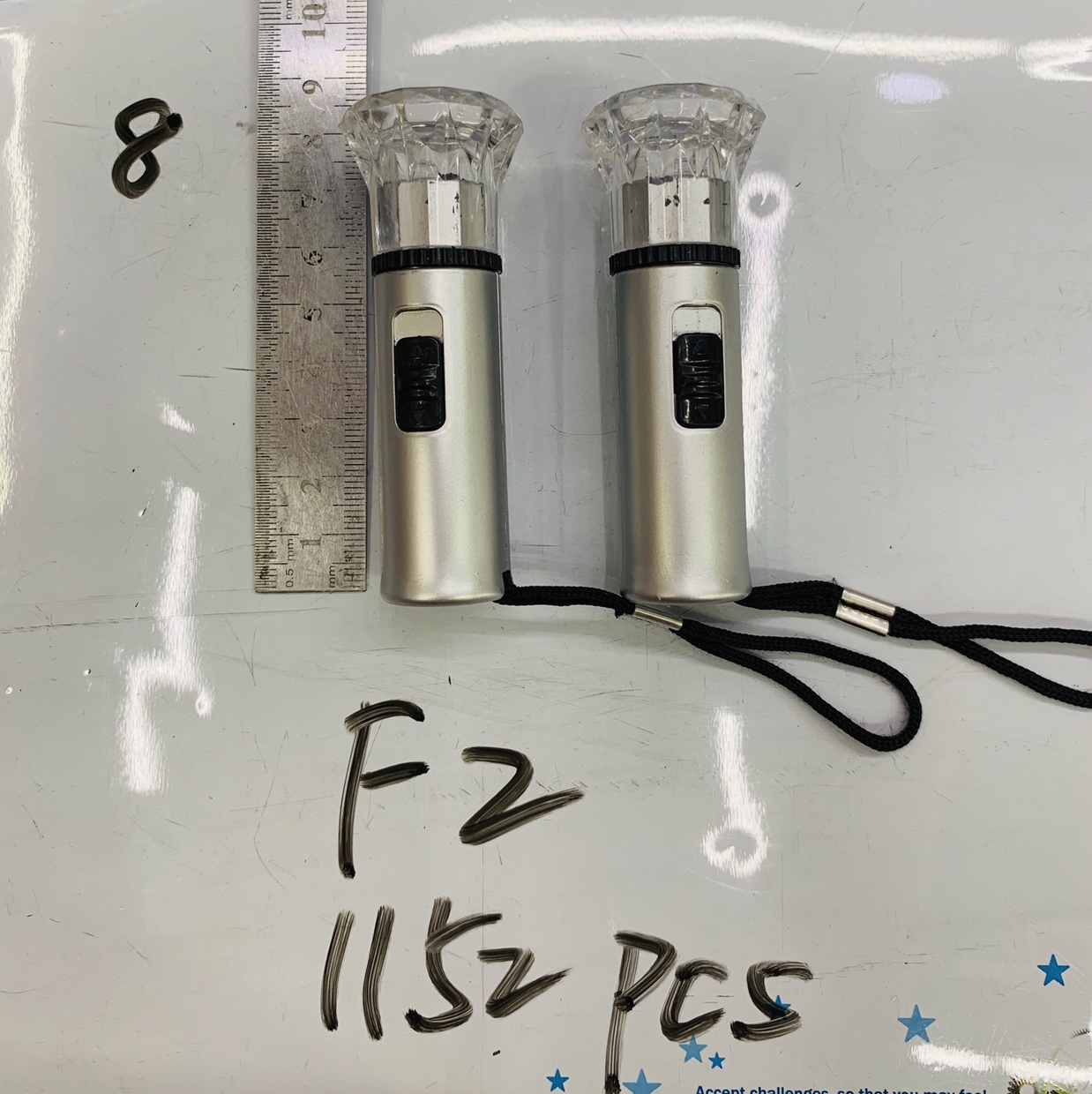 塑料LED手电筒 喷漆手电筒 家用照明电筒 纽扣电池电筒 F2 款电筒