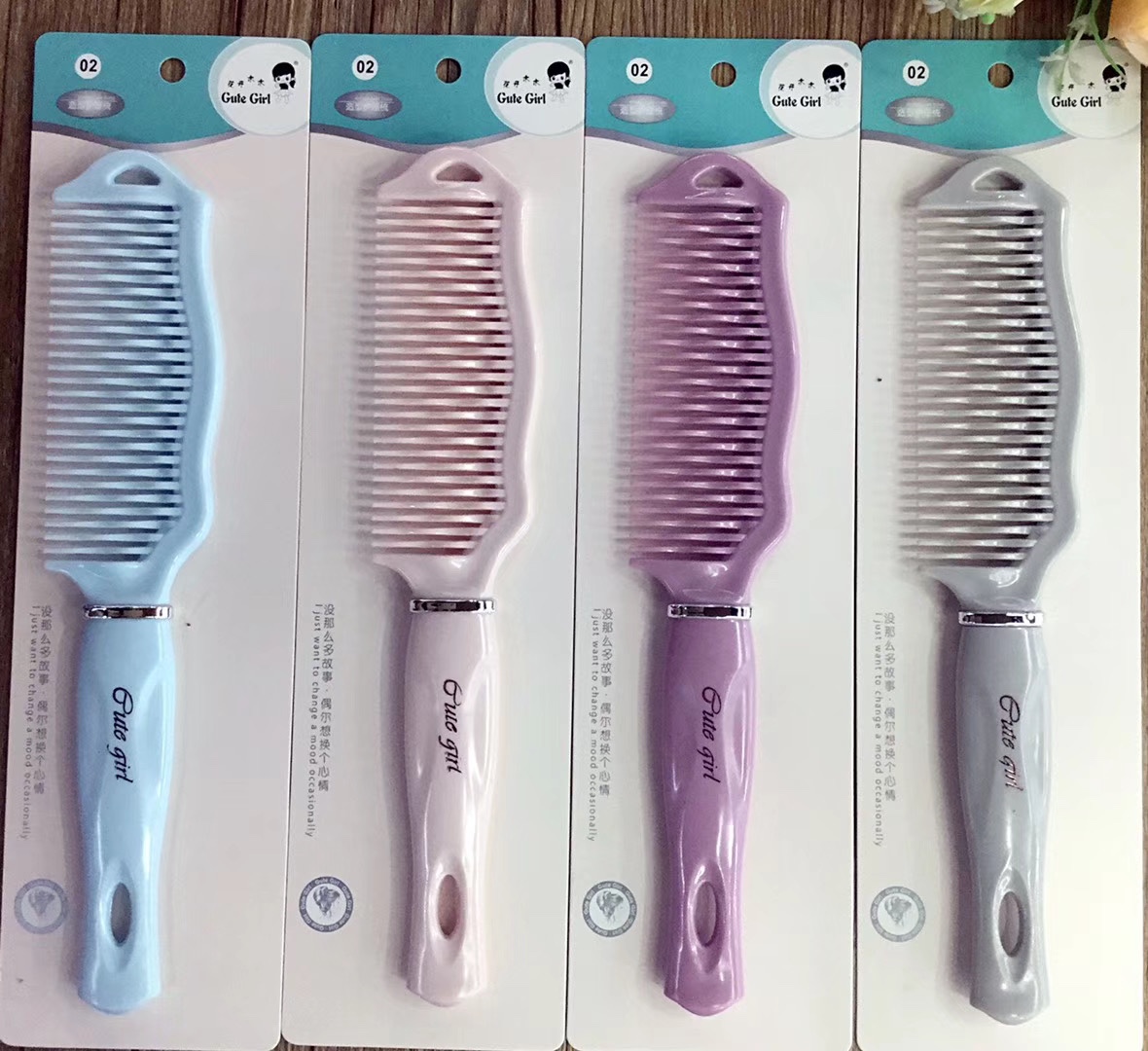 Curly hair comb, Nordic color popular style comb Application Scenario
