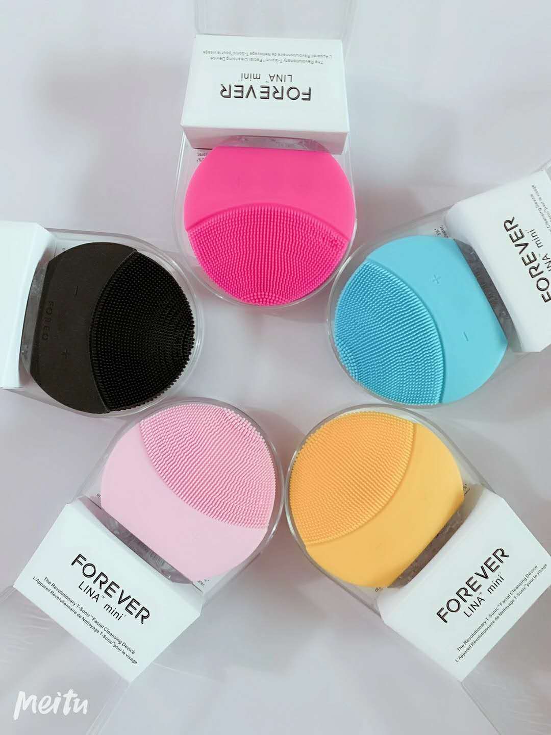 Manufacturers direct silica gel electric drip wave super cute portable facial cleanser