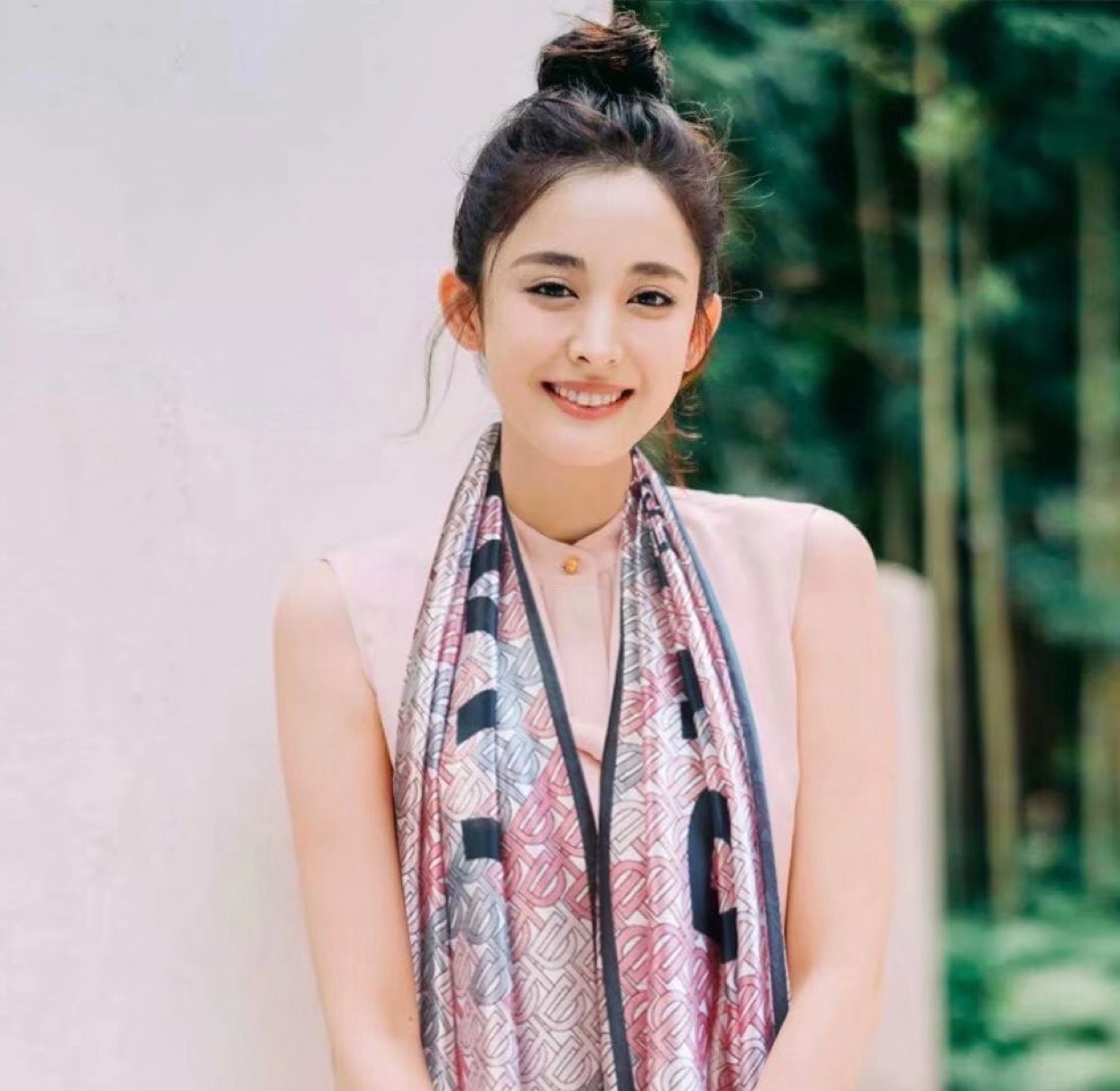 Celebrity shawl shawl