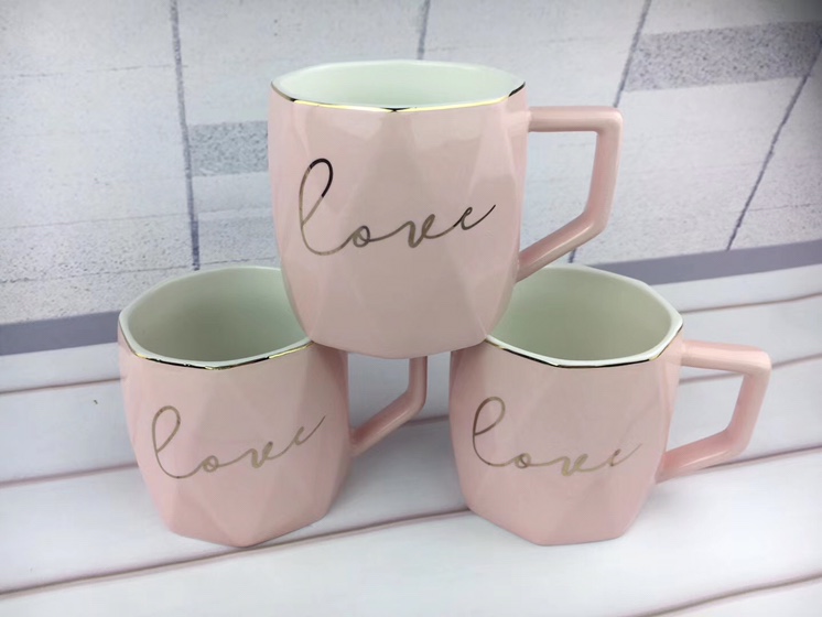 A popular solid-color ceramic cup with gold edges Specification image