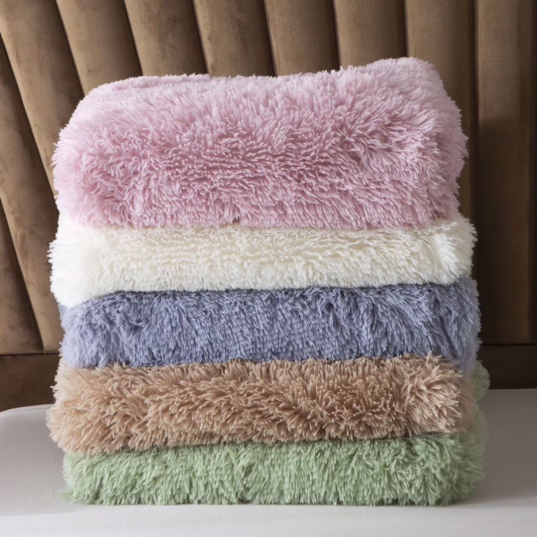 Long Wool Lamb Blanket details Picture