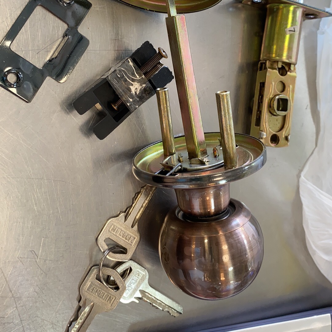 Three-bar lock