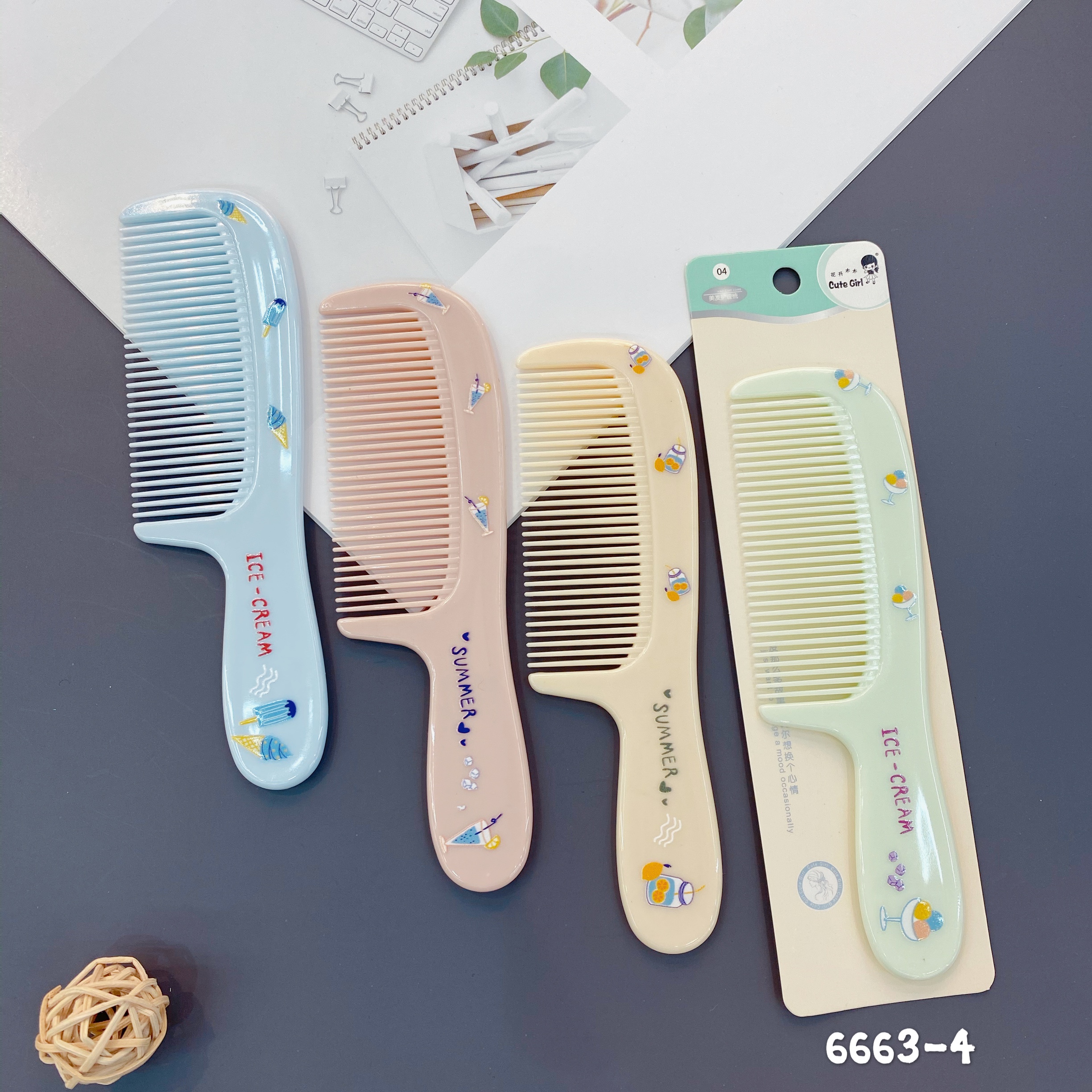 Ice cream 🍦 little comb children 's comb details Picture