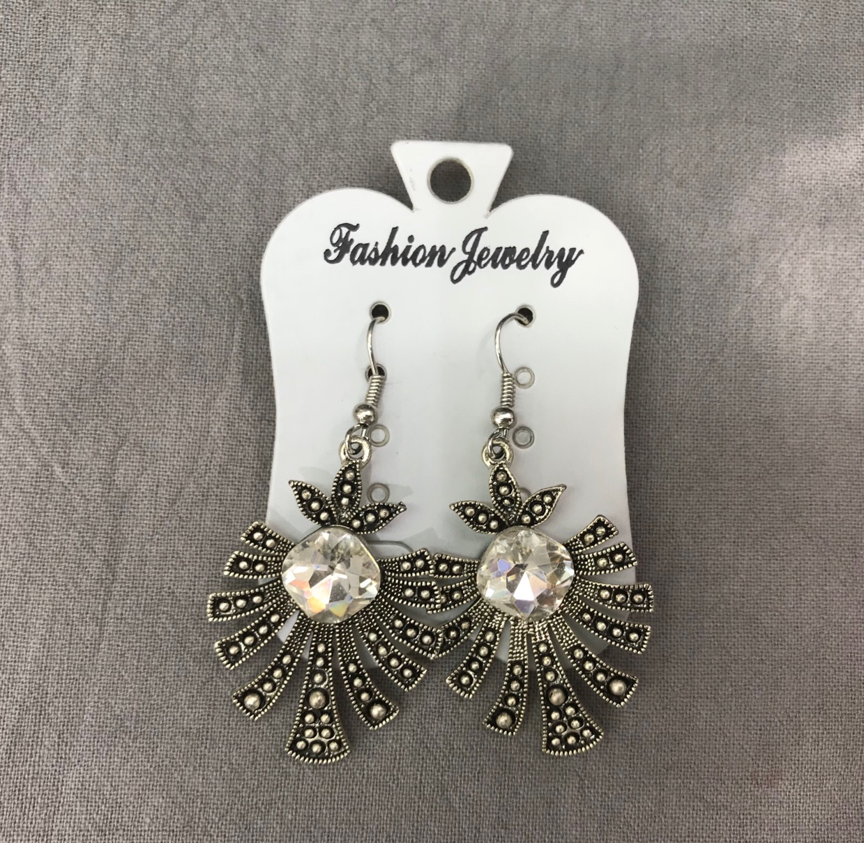 Size 15 vintage earrings thumbnail