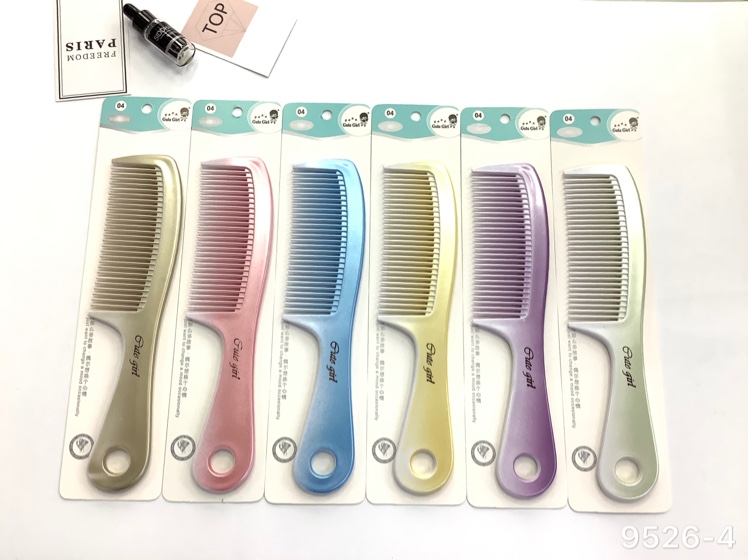 The spray-painted comb features a simple design concept and shape