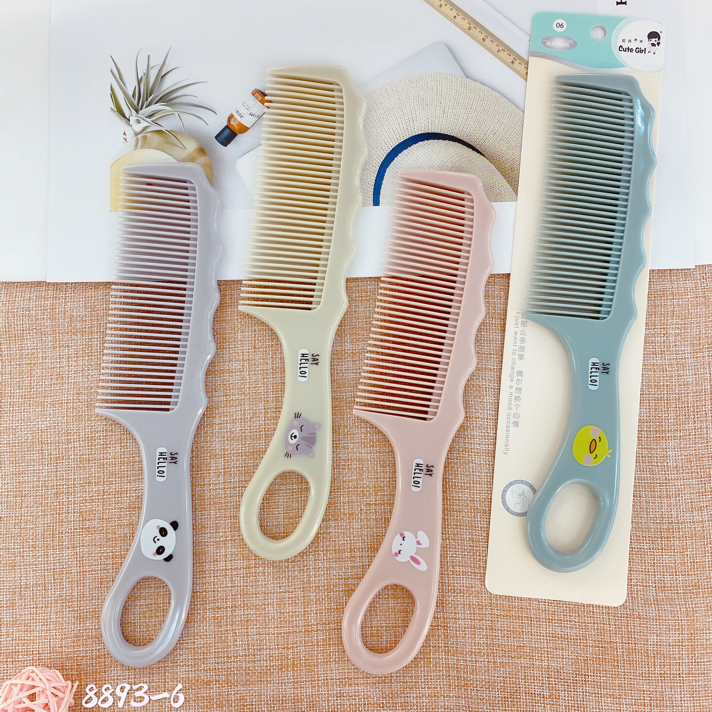 Cartoon Nordic-colored hair comb details Picture
