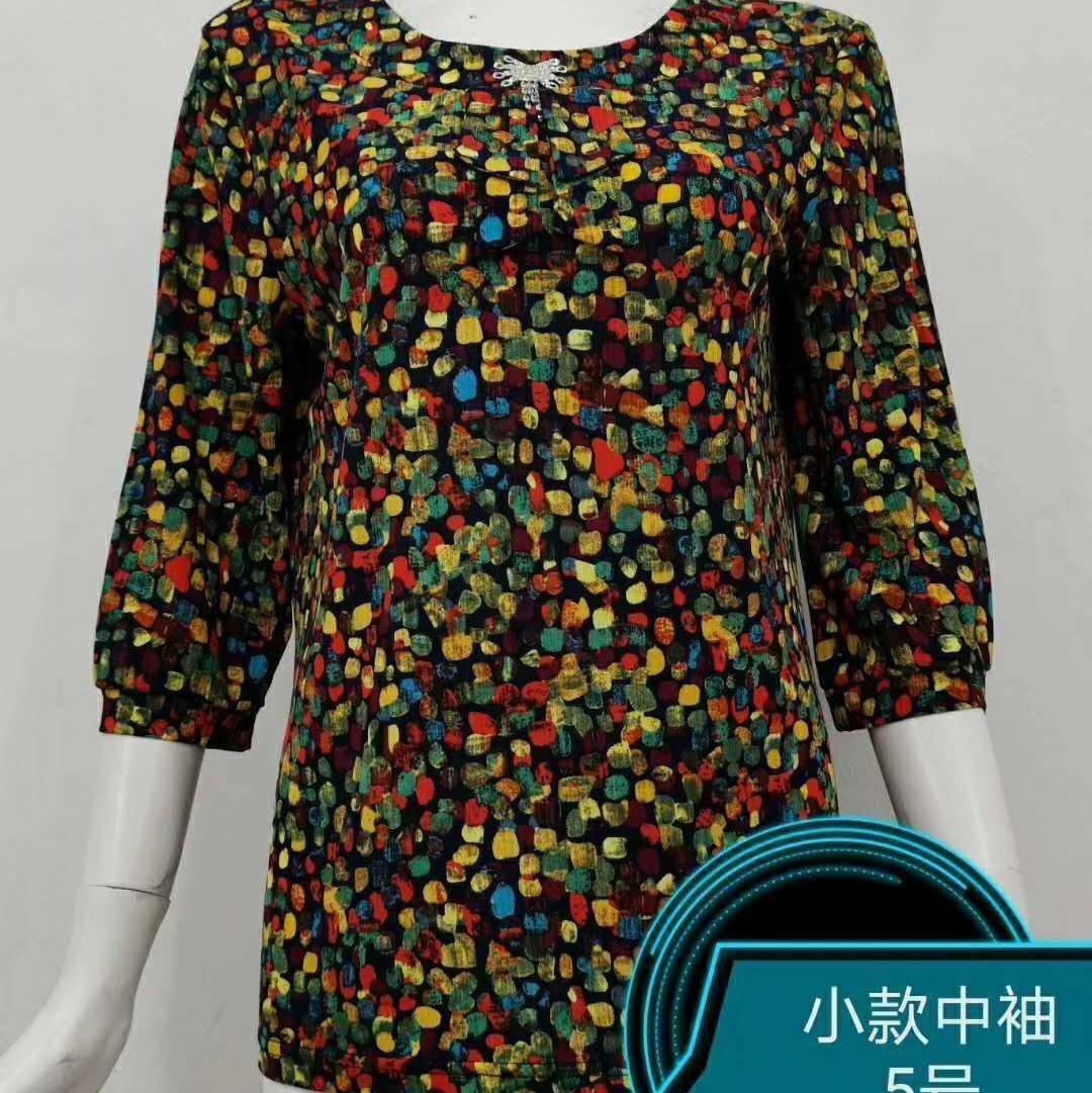 2020新款中年妈妈洋气中袖小衫T恤阔太太上衣中老年女装夏装百搭
