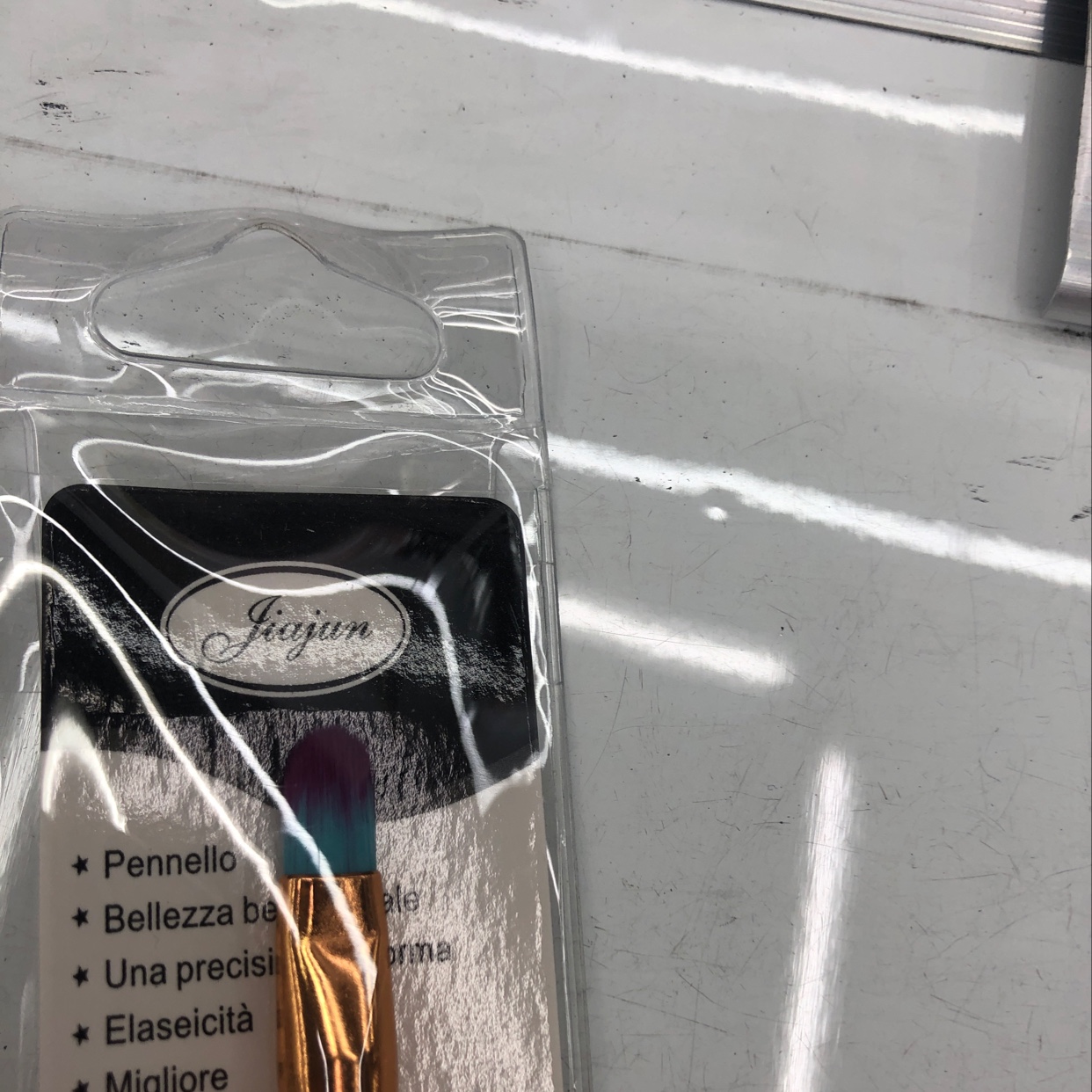 7.2 Lip Brush Application Scenario
