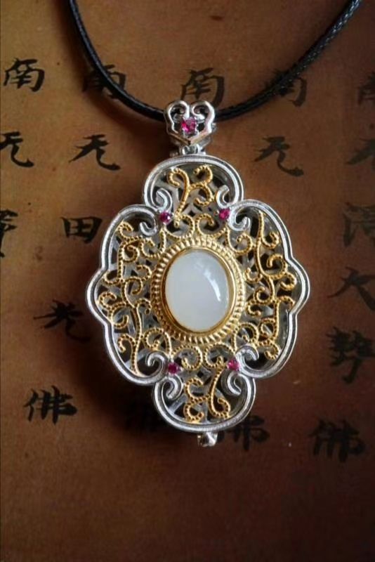 和田玉吊坠 纯银镀金详情图1