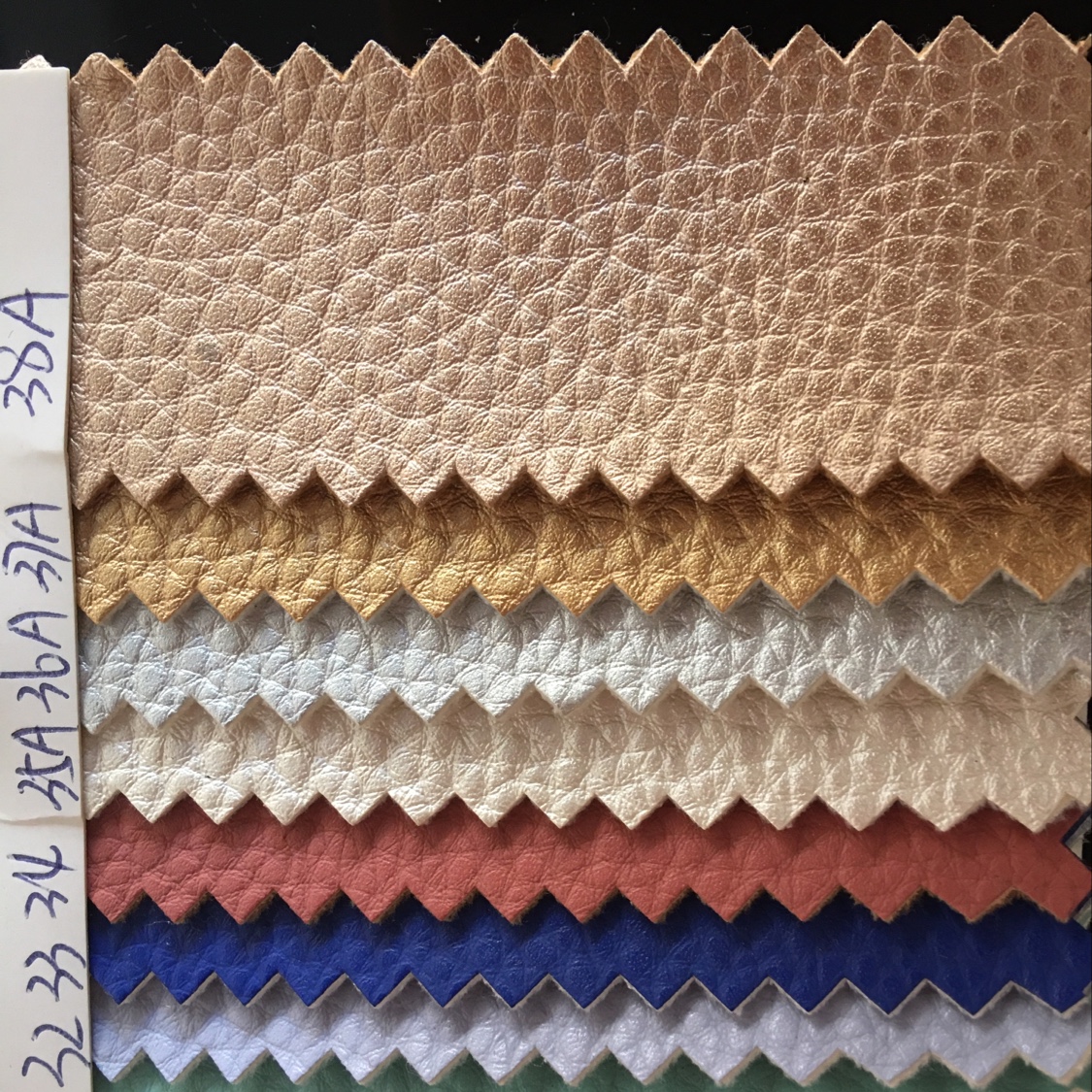 南国荔枝白底实物图