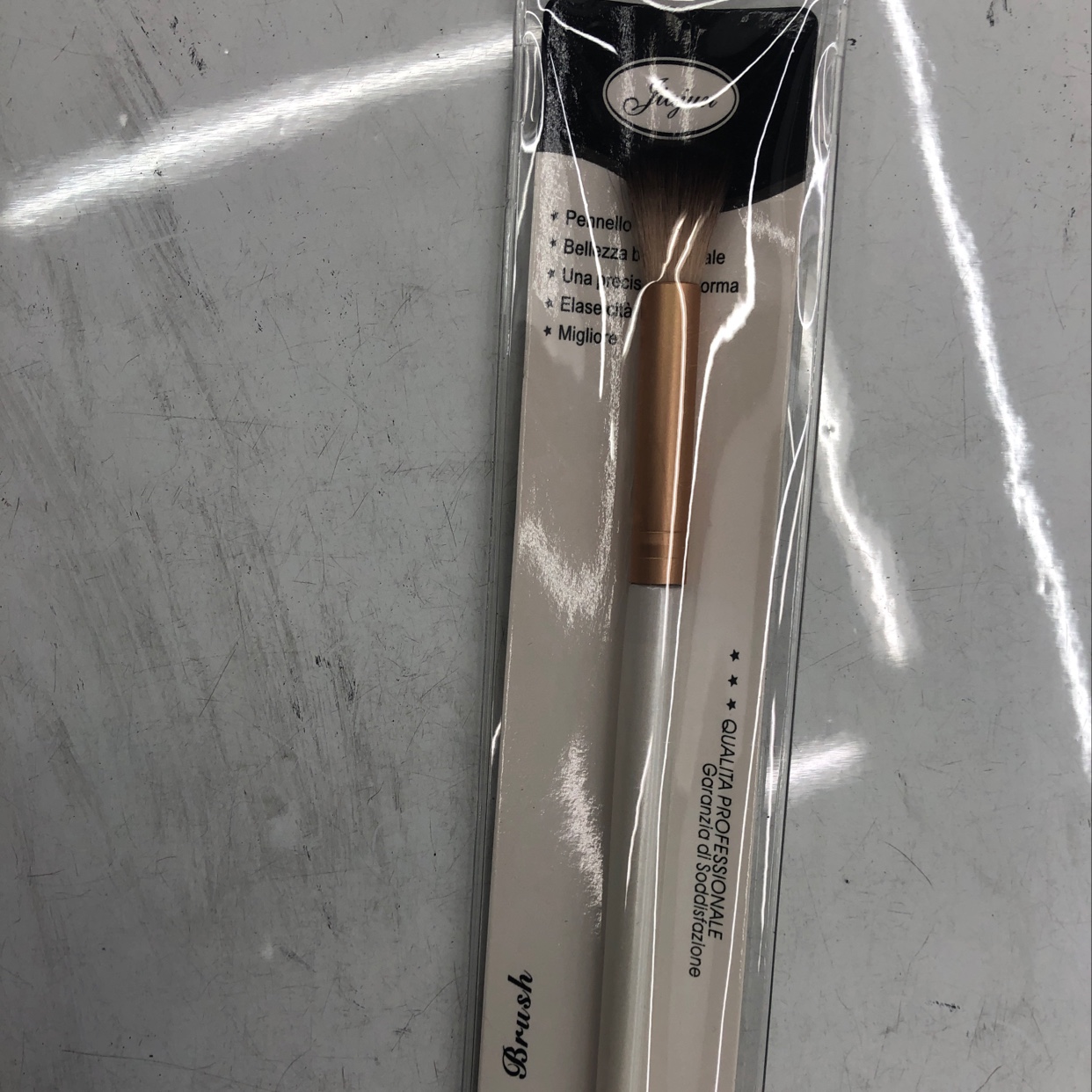 7.2 White rod curved thread eyeshadow brush details Picture