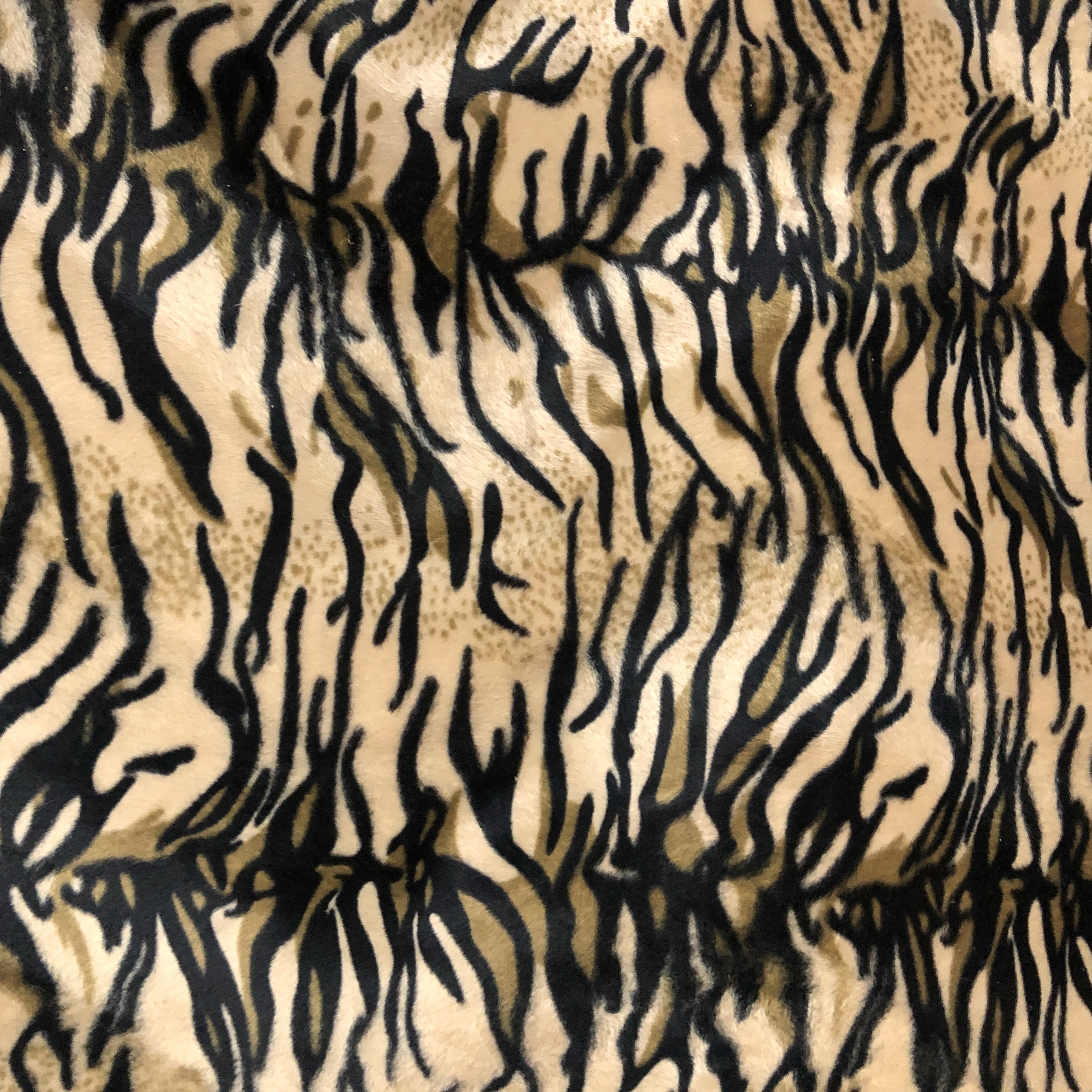 Factory direct sales of thickened brushed zebra striped short plush fabric for the current season's new products undefined