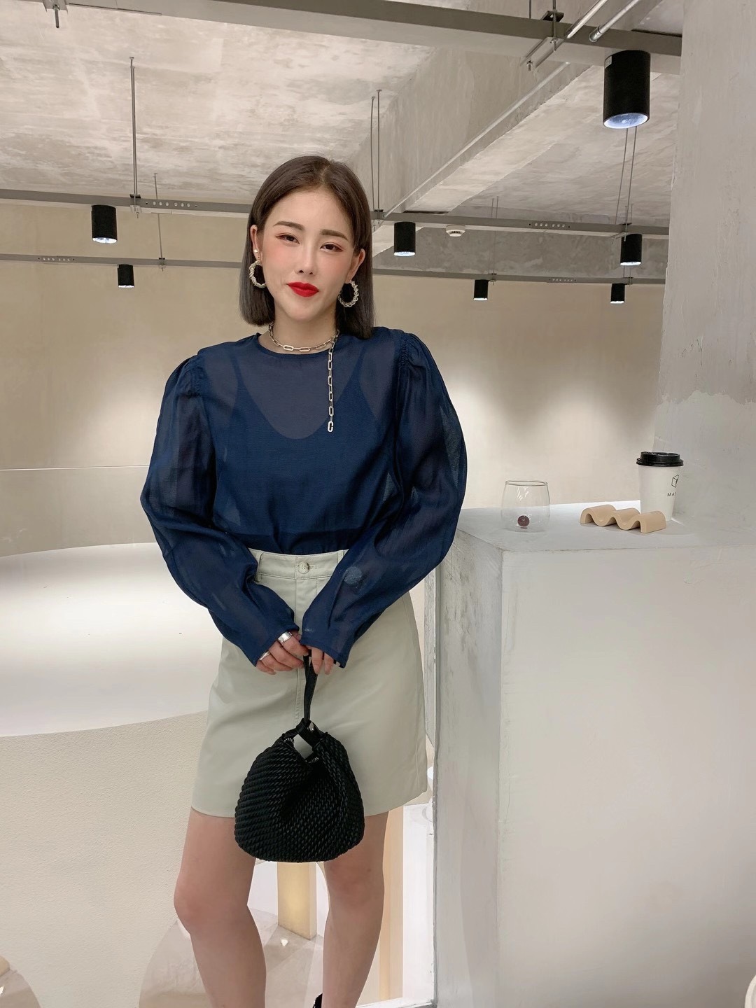 女式衬衫实物图