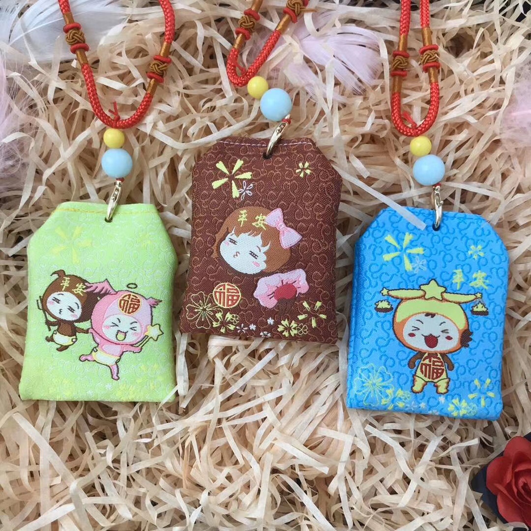 Twelve zodiac cartoon baby neck sachet with mugwort for mosquito repellent Application Scenario