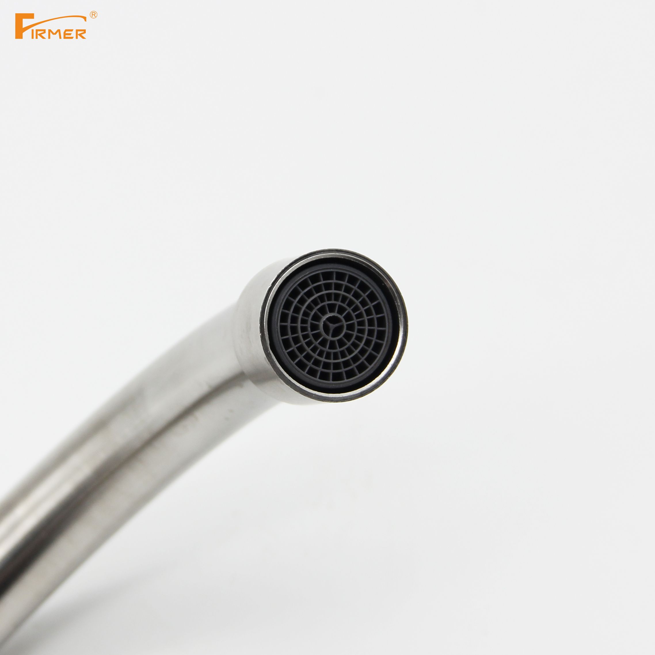 FIRMER YLN1536 Kitchen faucet for cold and hot 304 stainless steel sink faucet splash-proof Application Scenario