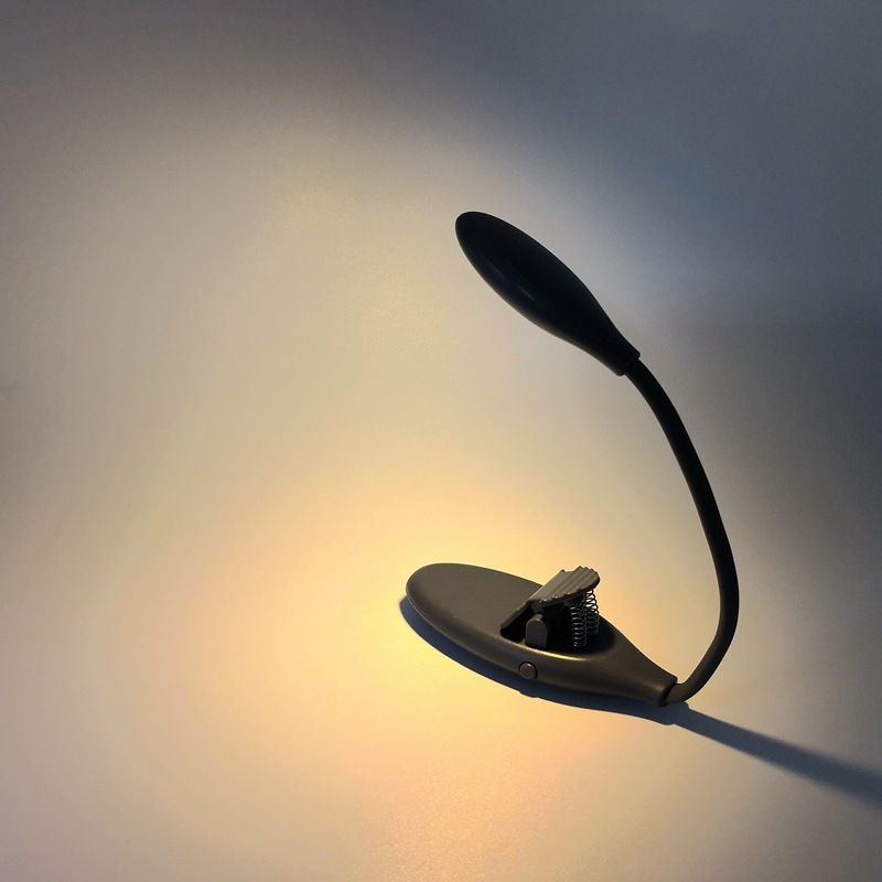 Silicone hose USB reading lamp LED reading temperature change light charging clip Amazon night reading clip lamp