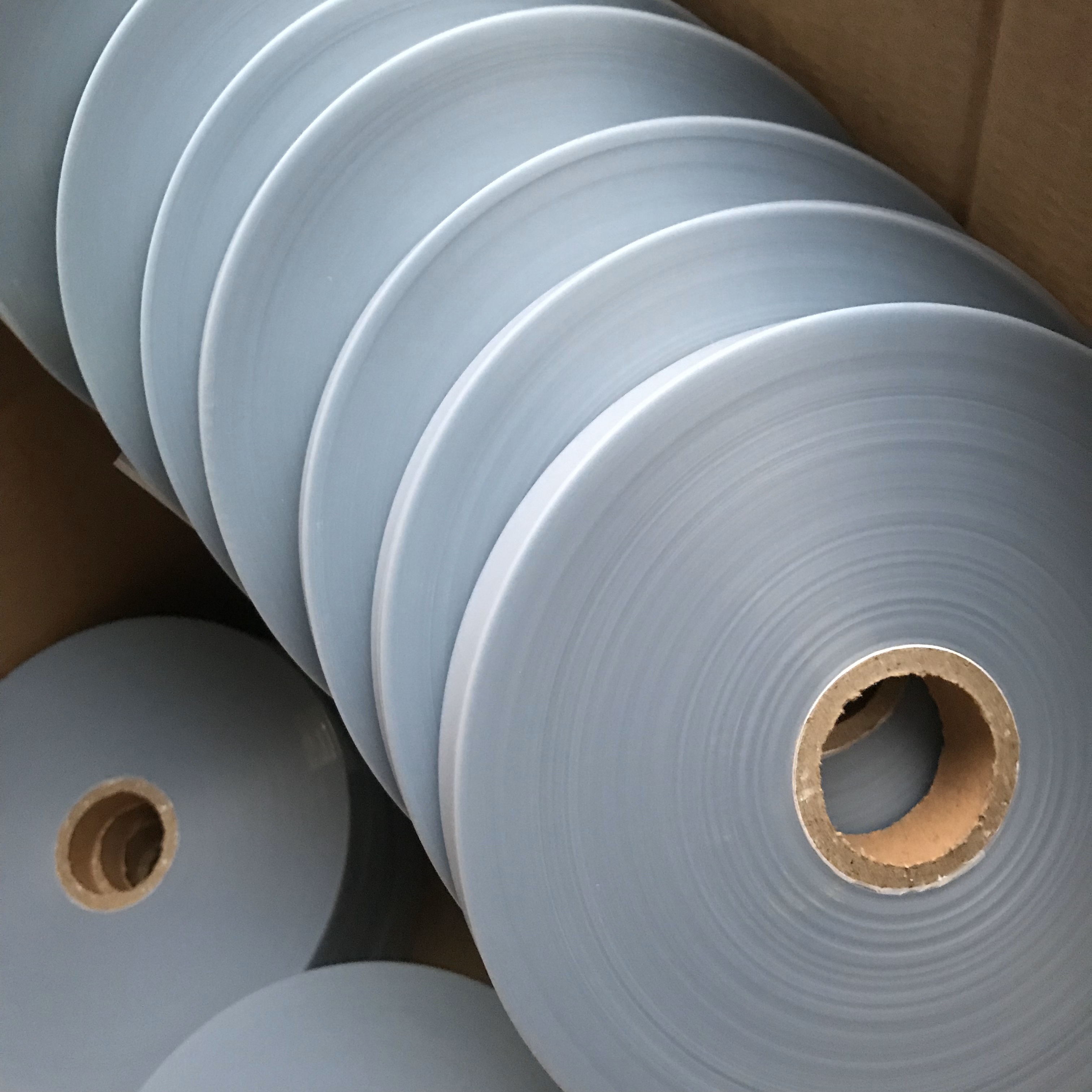 PVC雨衣热封条白底实物图