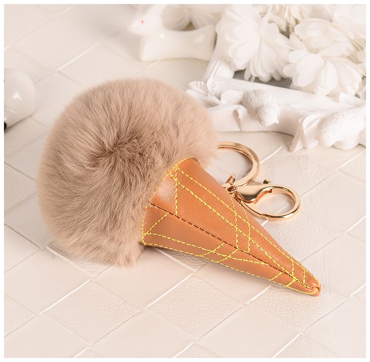 厂家直销汽车钥匙扣皮革毛球冰淇淋钥匙链时尚百搭毛绒女包包挂件