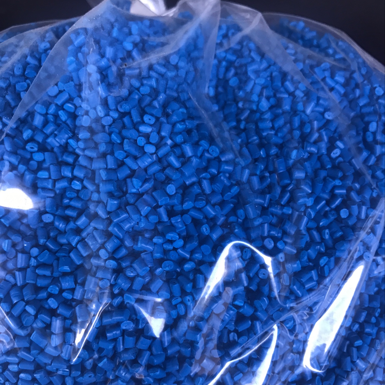 5005蓝色母粒产品图