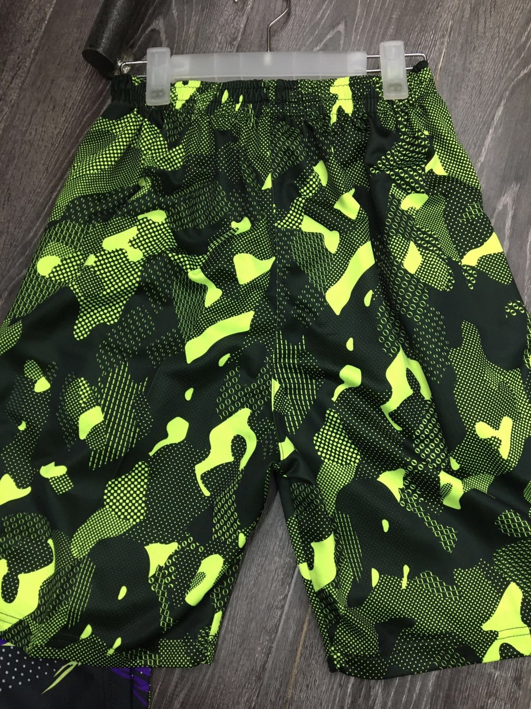 Custom-made trendy and fashionable sportswear for foreign trade in bright green Specification image